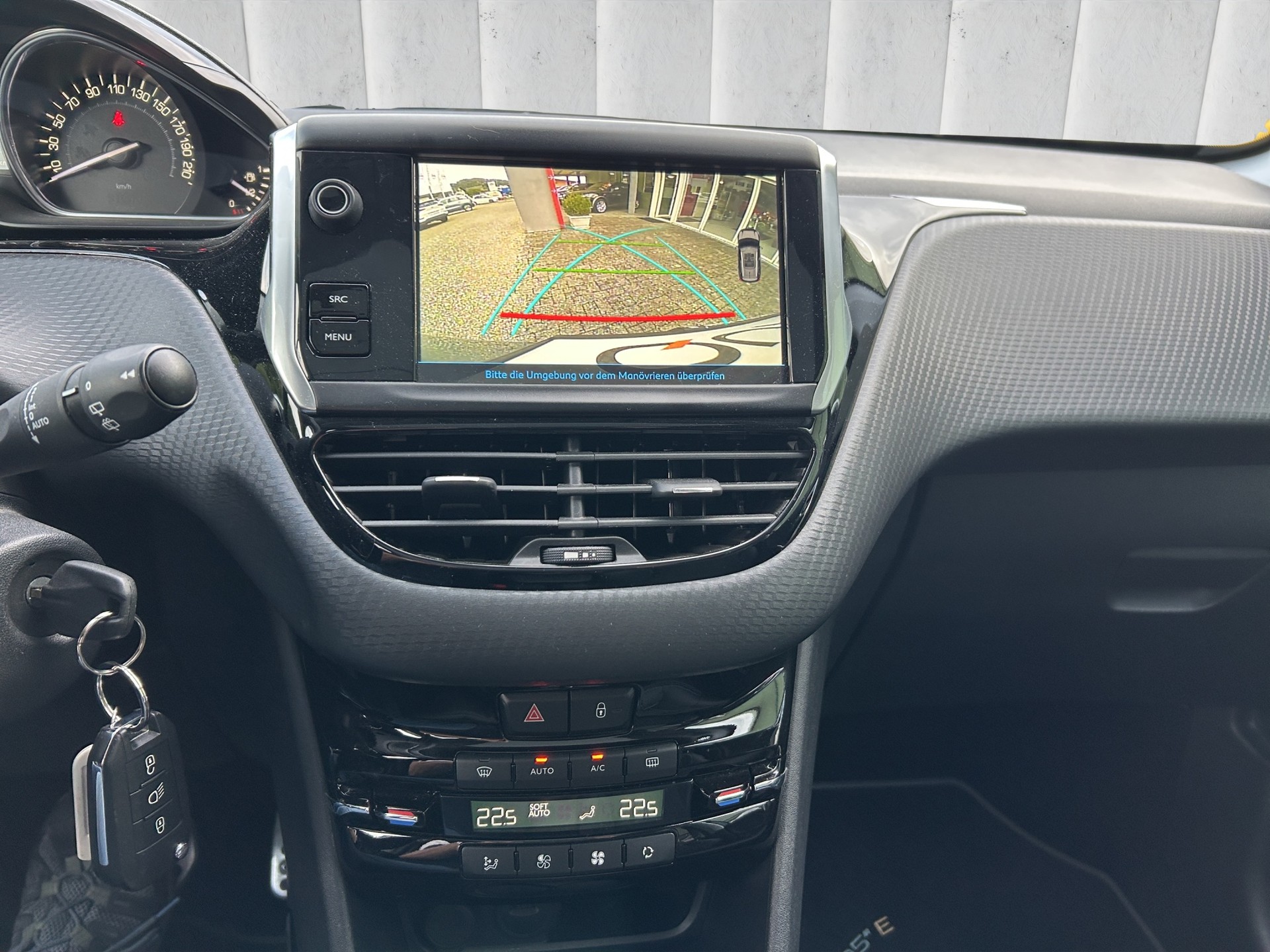PEUGEOT 2008 1.2 PureTech Crossway EAT6-image-15