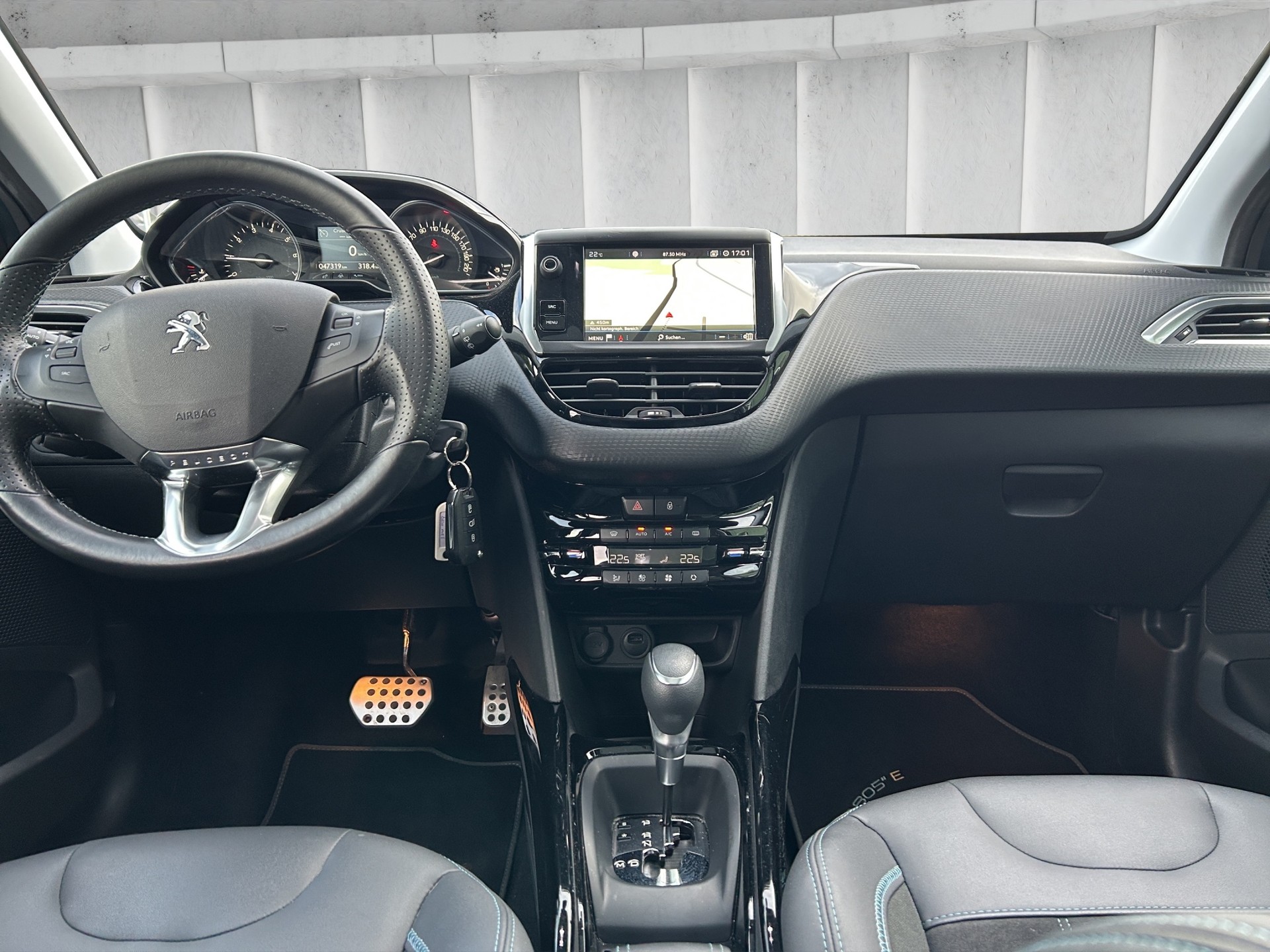 PEUGEOT 2008 1.2 PureTech Crossway EAT6-image-14