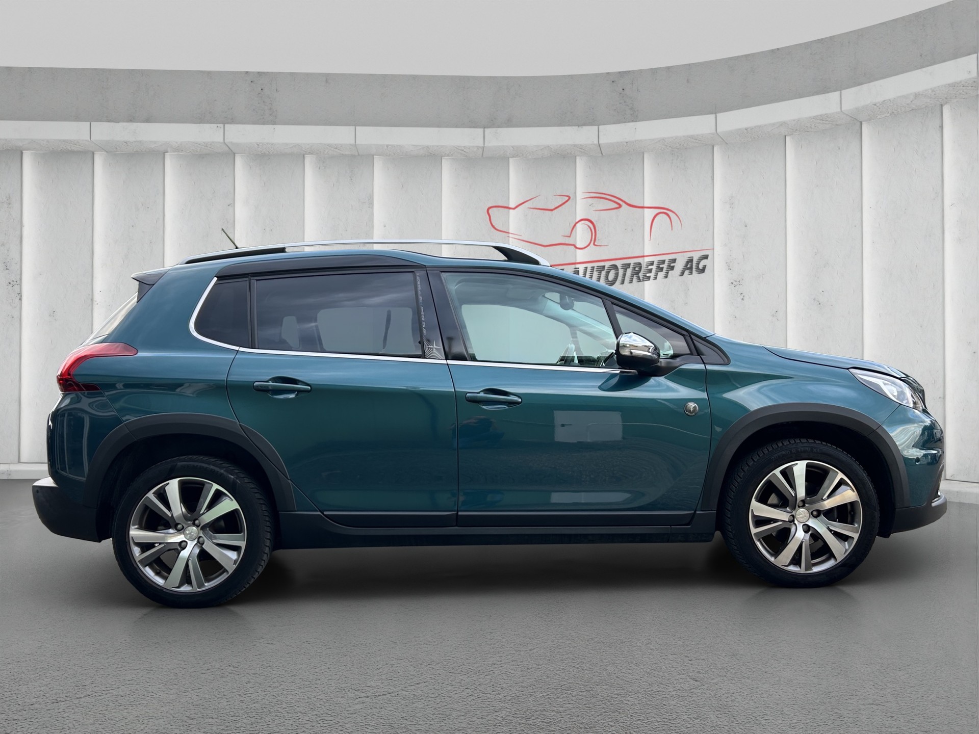 PEUGEOT 2008 1.2 PureTech Crossway EAT6-image-6