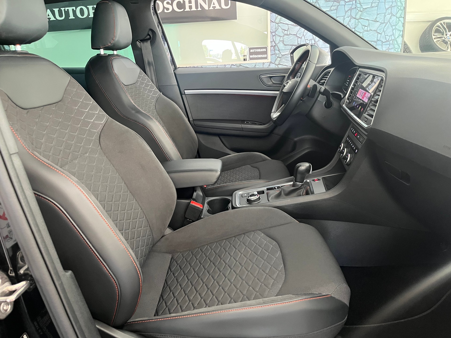 SEAT Ateca 2.0 TSI Hola FR 4Drive DSG-image-7
