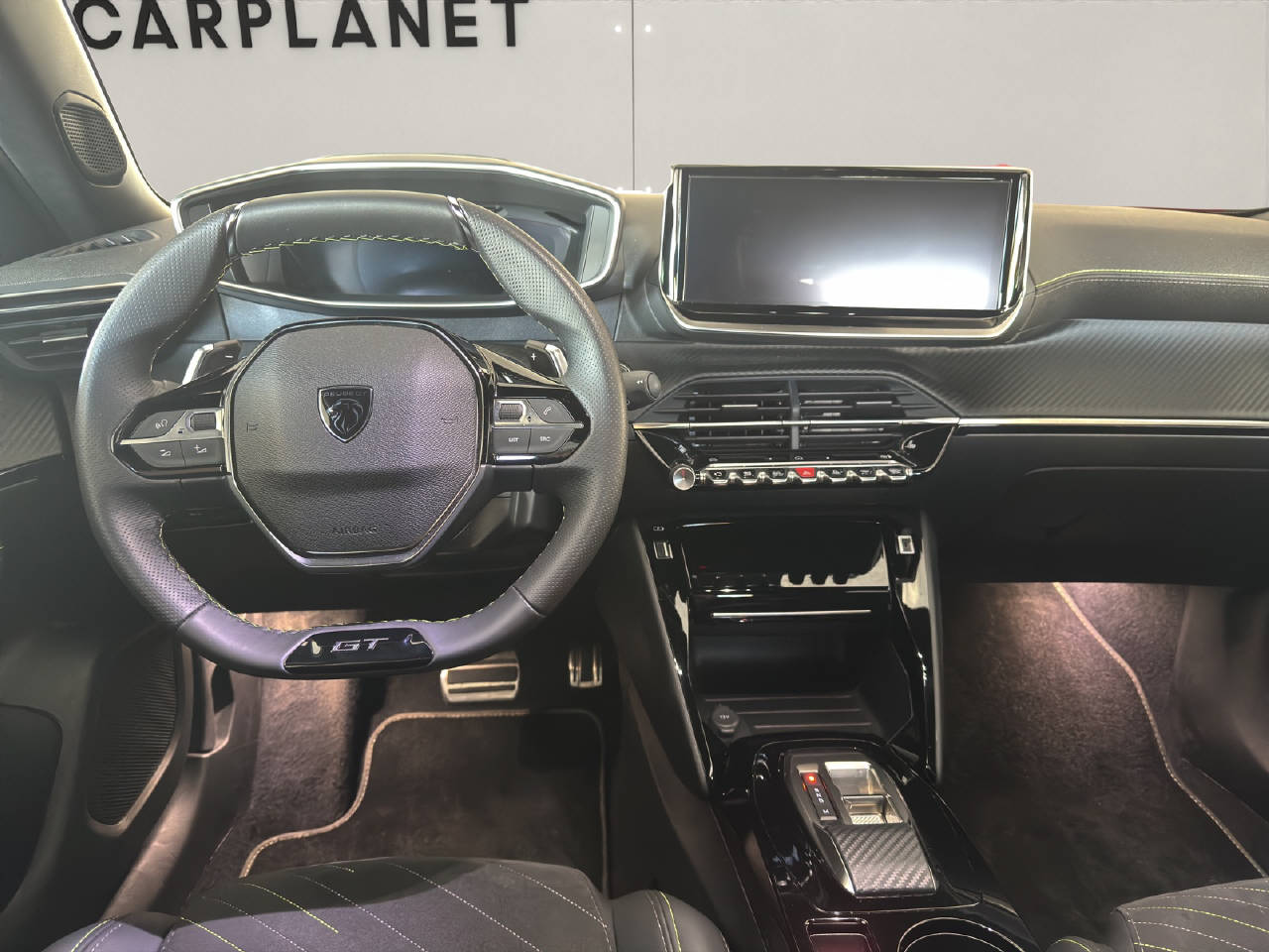 PEUGEOT 2008 1.2 Hybrid 145 PS GT-image-7