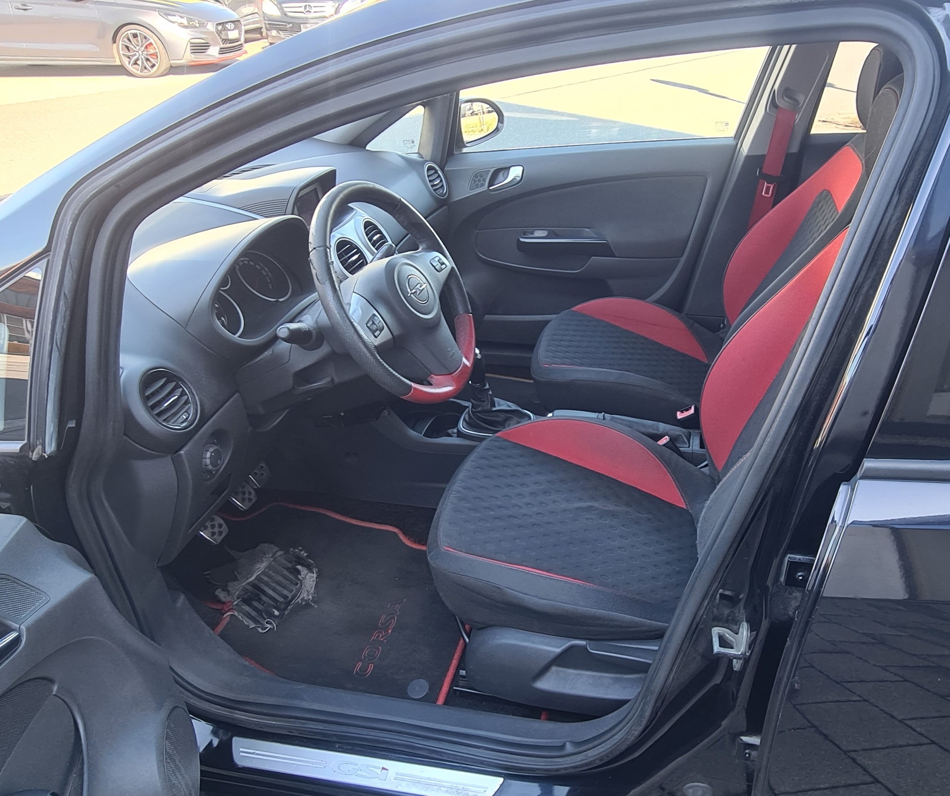 OPEL Corsa 1.6 Turbo GSi-image-9