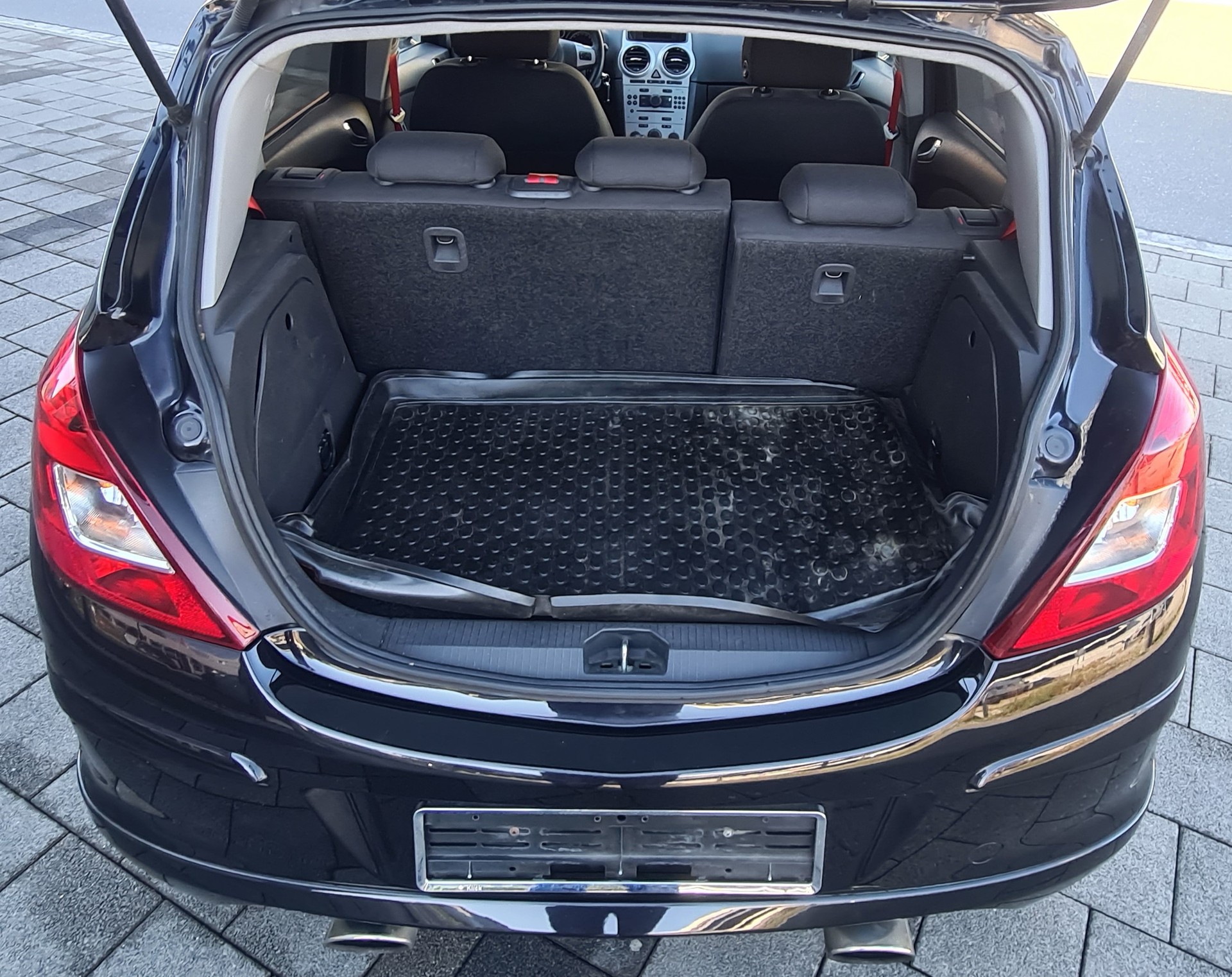OPEL Corsa 1.6 Turbo GSi-image-12