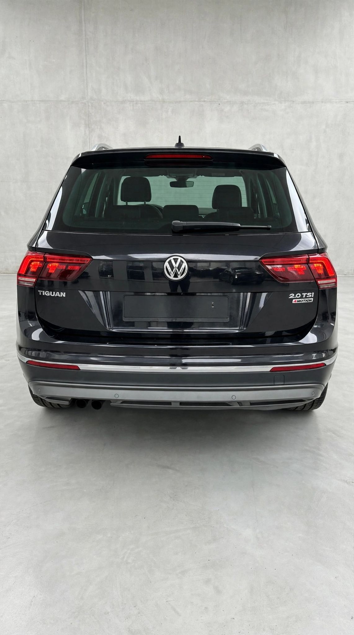 VW Tiguan 2.0TSI Comfortline 4Motion DSG-image-2