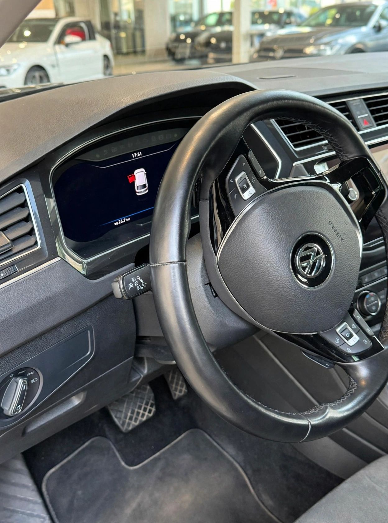 VW Tiguan 2.0TSI Comfortline 4Motion DSG-image-1