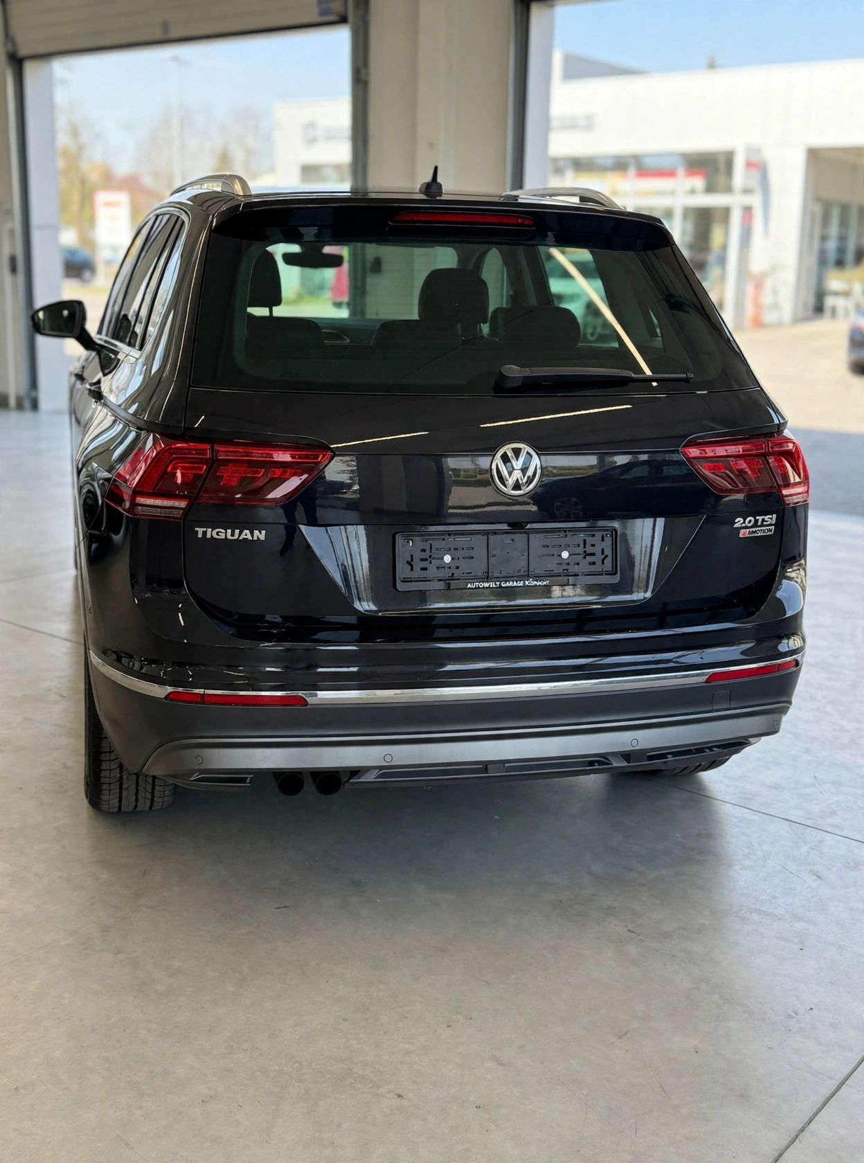 VW Tiguan 2.0TSI Comfortline 4Motion DSG-image-4