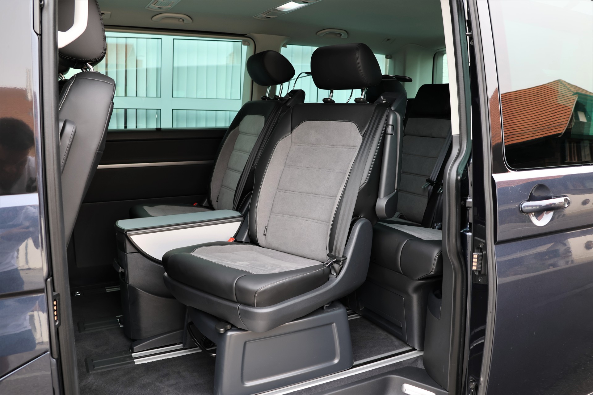 VW T6.1 Multivan 2.0 Bi-TDI Highline 4Motion DSG + 2.5T AHK-image-12
