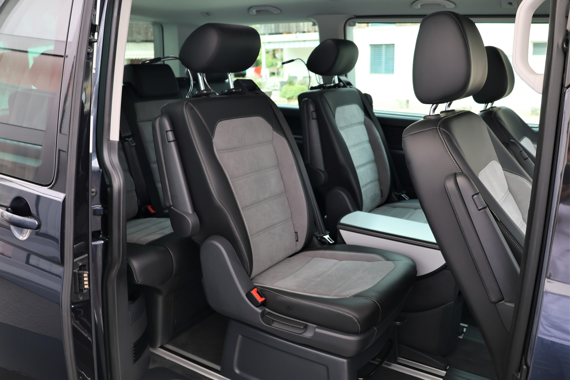 VW T6.1 Multivan 2.0 Bi-TDI Highline 4Motion DSG + 2.5T AHK-image-19