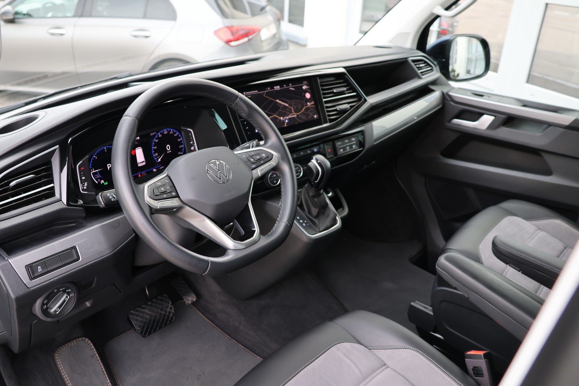 VW T6.1 Multivan 2.0 Bi-TDI Highline 4Motion DSG + 2.5T AHK-image-9