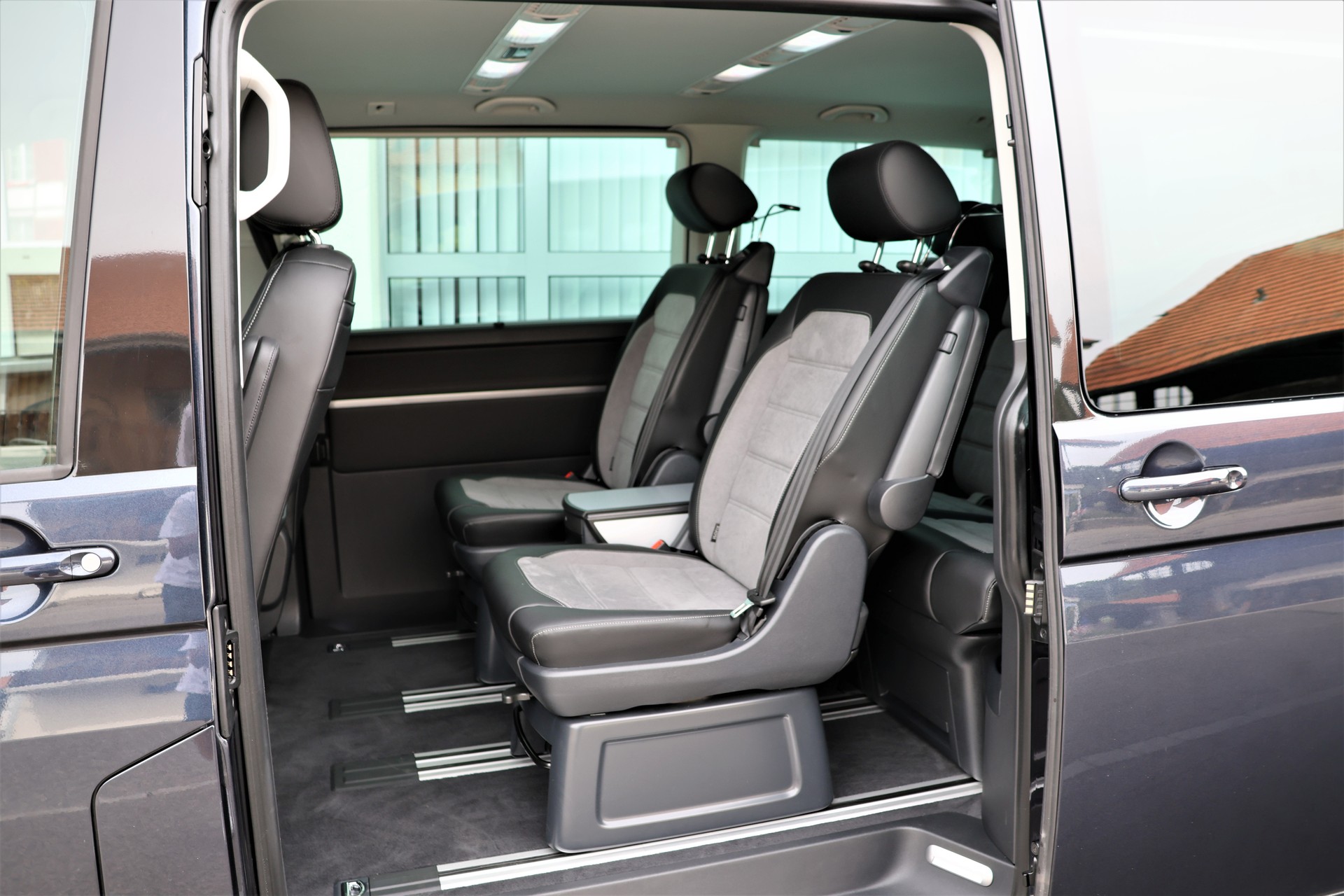 VW T6.1 Multivan 2.0 Bi-TDI Highline 4Motion DSG + 2.5T AHK-image-11