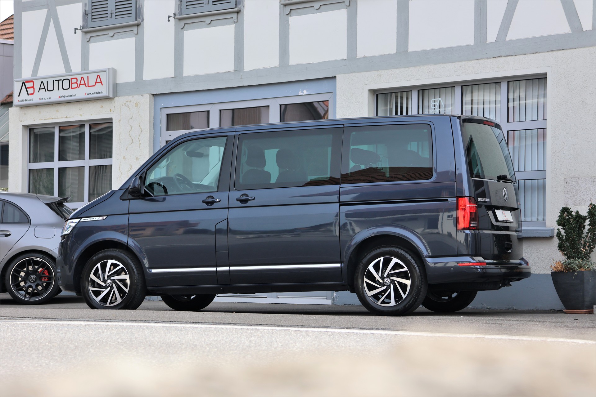 VW T6.1 Multivan 2.0 Bi-TDI Highline 4Motion DSG + 2.5T AHK-showroom-element-3