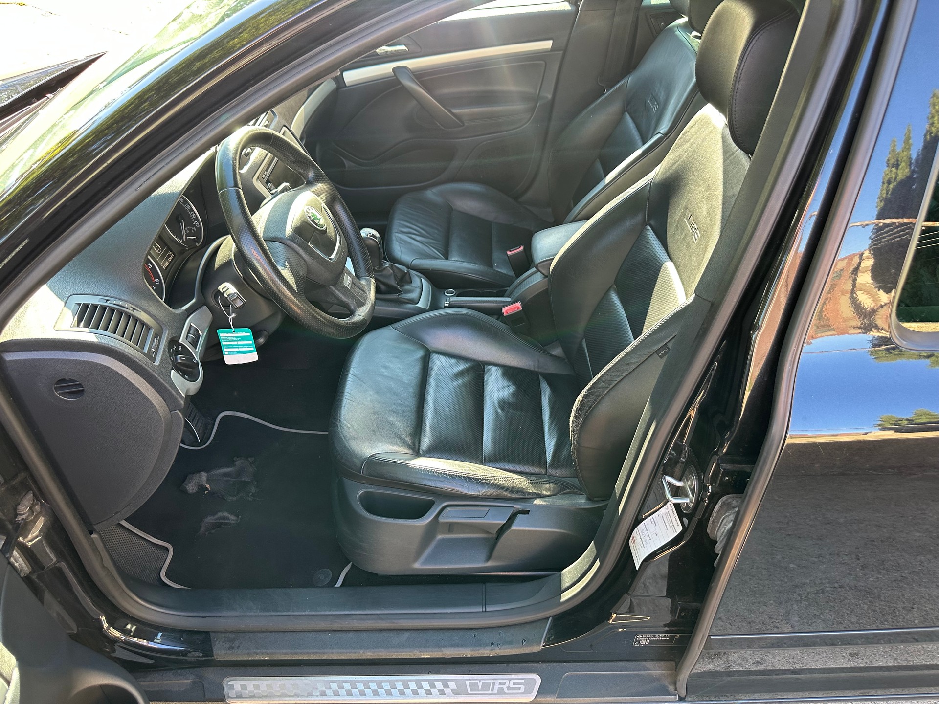 SKODA Octavia Combi 2.0 TSI RS-image-9