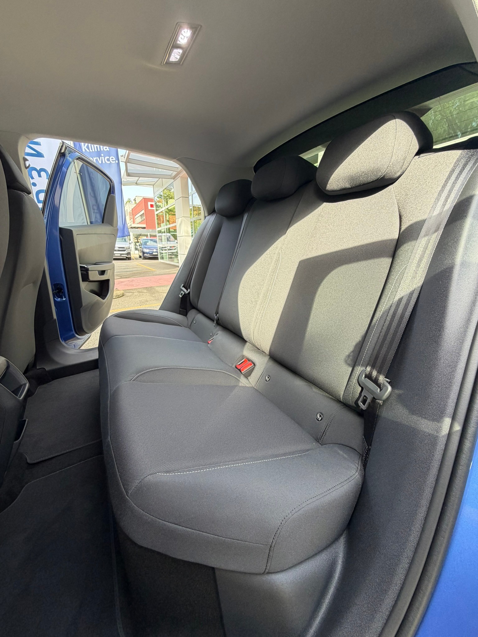 VW ID.Polo 52 kWh Life Edition One-image-12