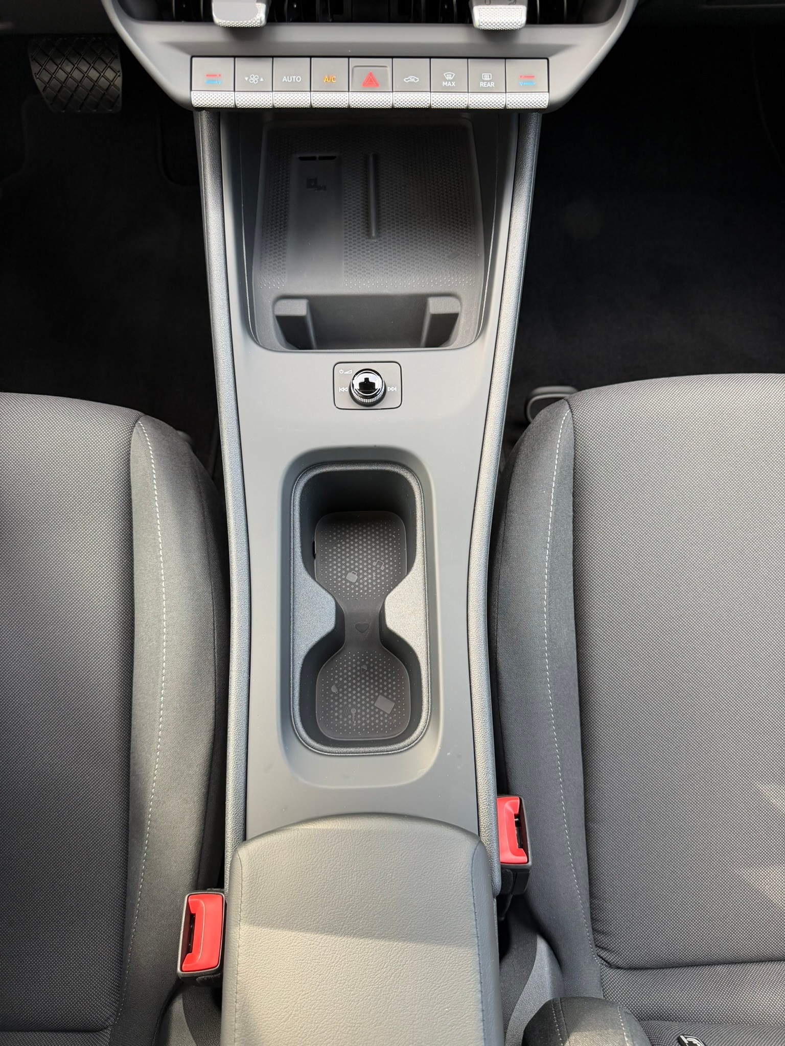 VW ID.Polo 52 kWh Life Edition One-image-24