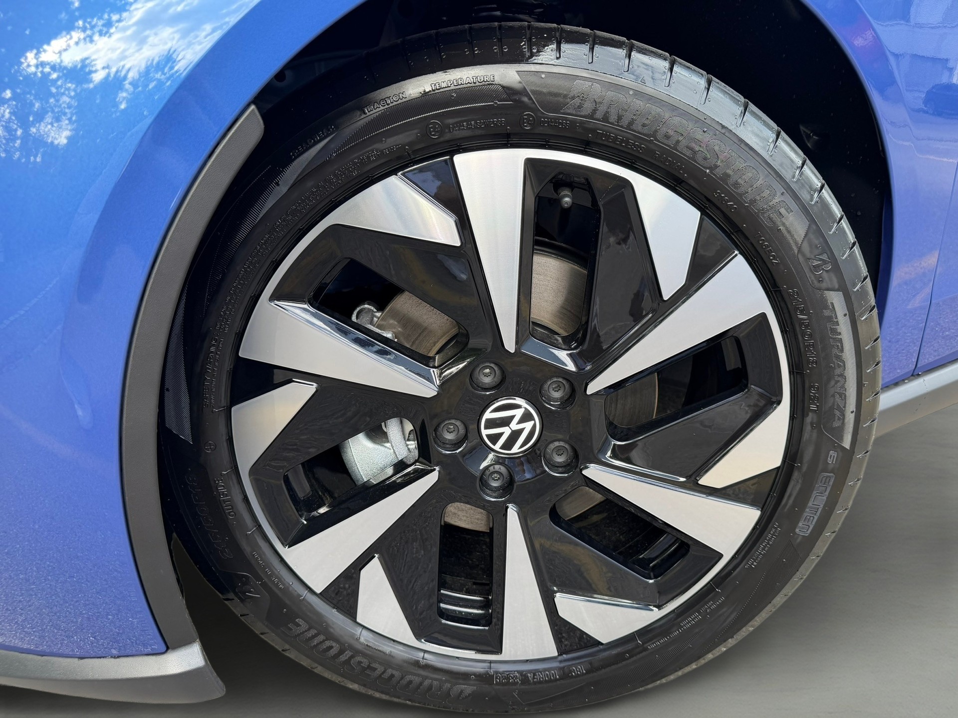 VW ID.Polo 52 kWh Life Edition One-image-7