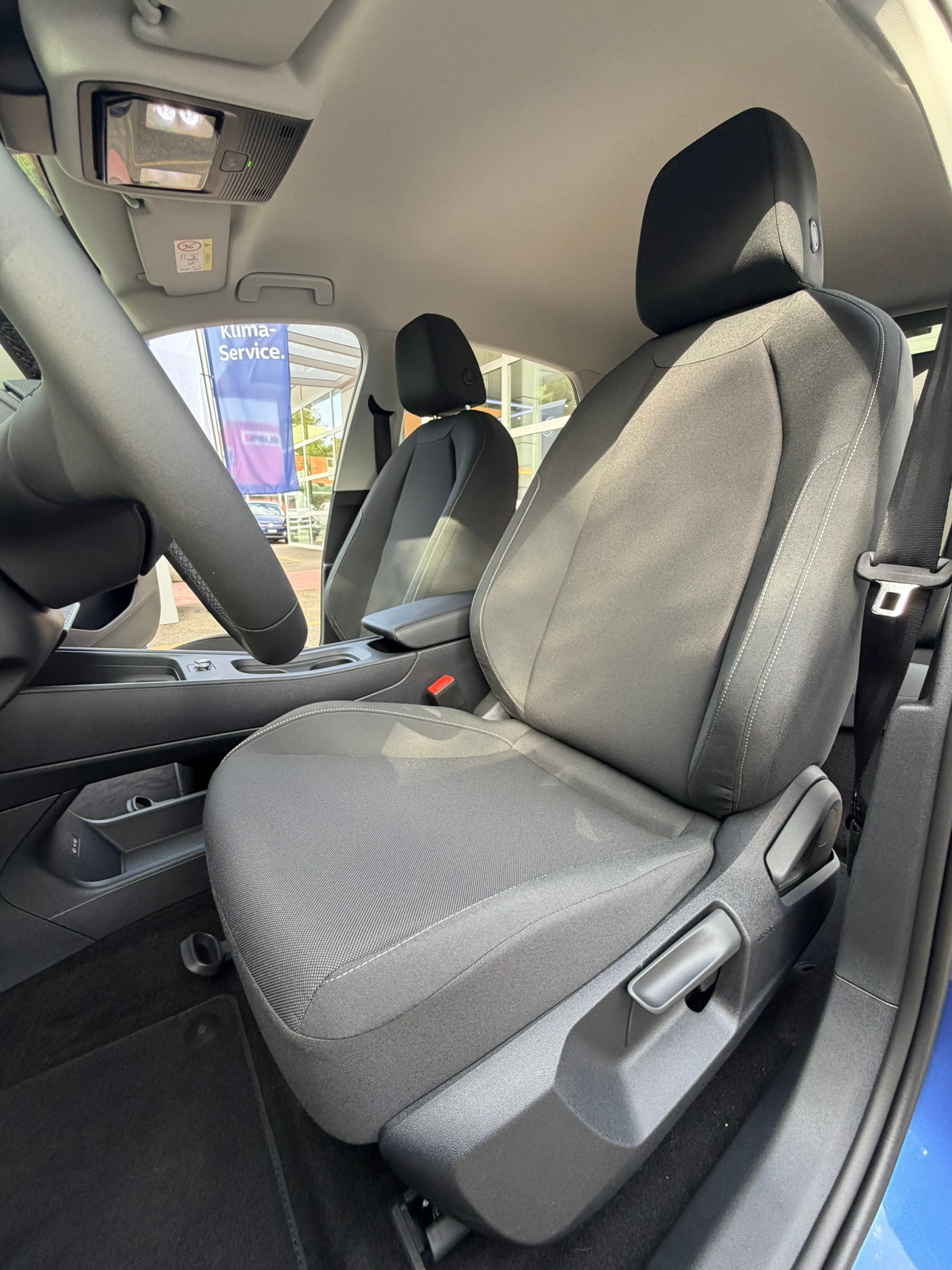 VW ID.Polo 52 kWh Life Edition One-image-11