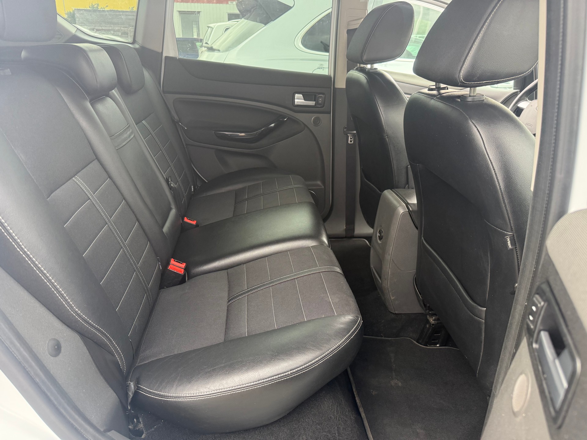 FORD Kuga 2.0 TDCi Titanium 4WD PowerShift-image-12