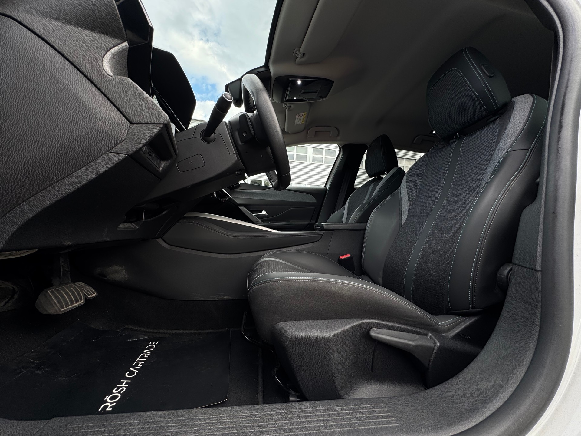 PEUGEOT 308 SW 1.5 BlueHDI Allure Pack EAT8-image-14