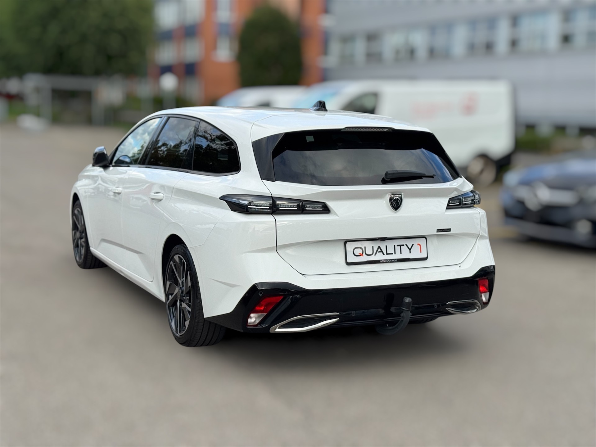 PEUGEOT 308 SW 1.5 BlueHDI Allure Pack EAT8-image-6