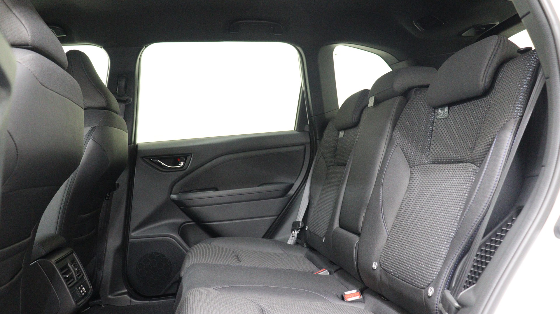 SUBARU Forester Station 2.0i e-Boxer Swiss Plus-image-3