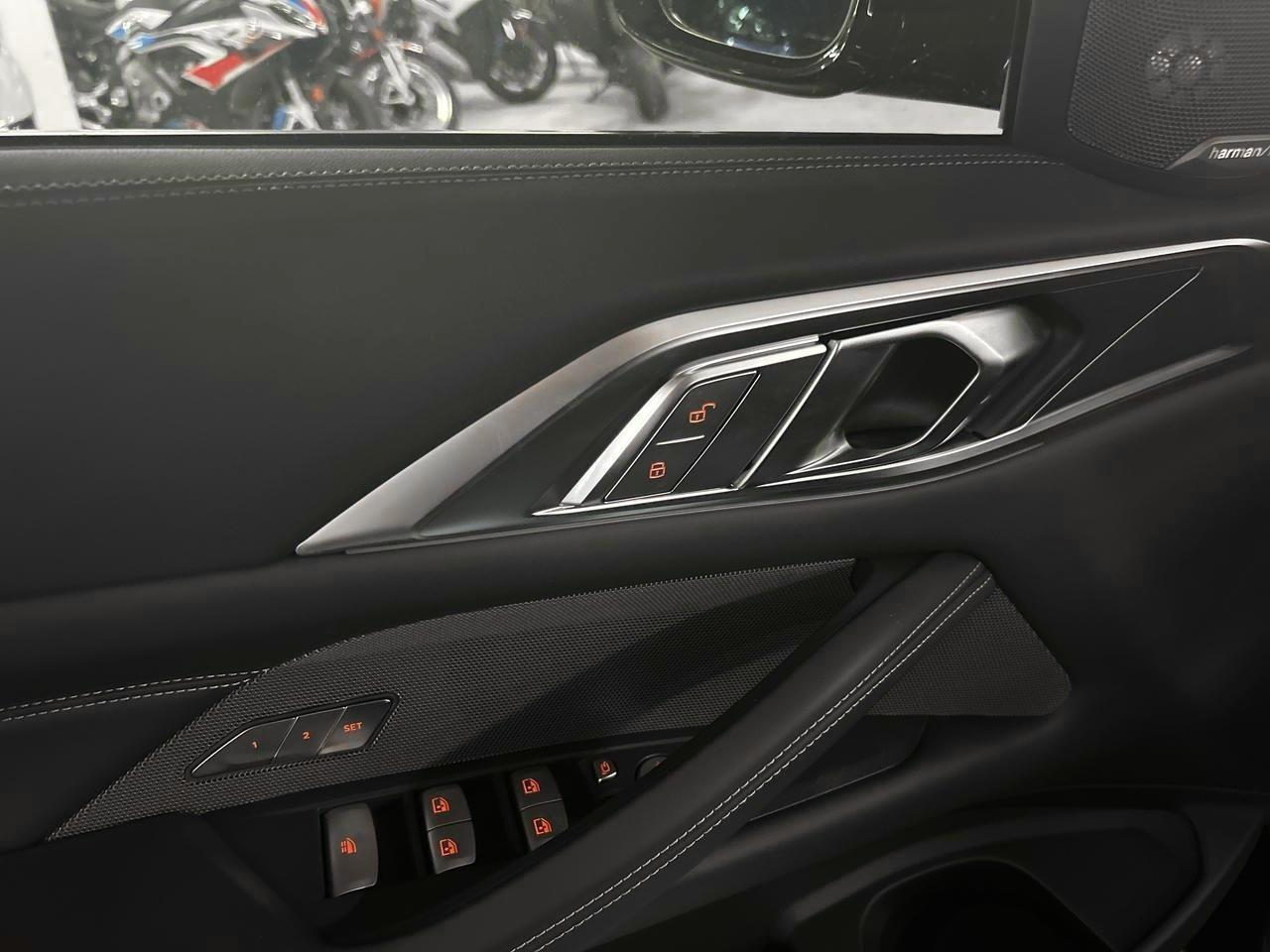 BMW M440i xDrive Cabrio-image-21