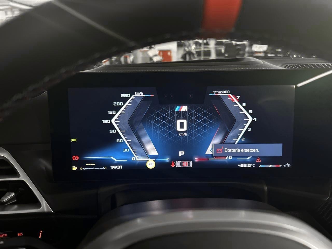 BMW M440i xDrive Cabrio-image-15