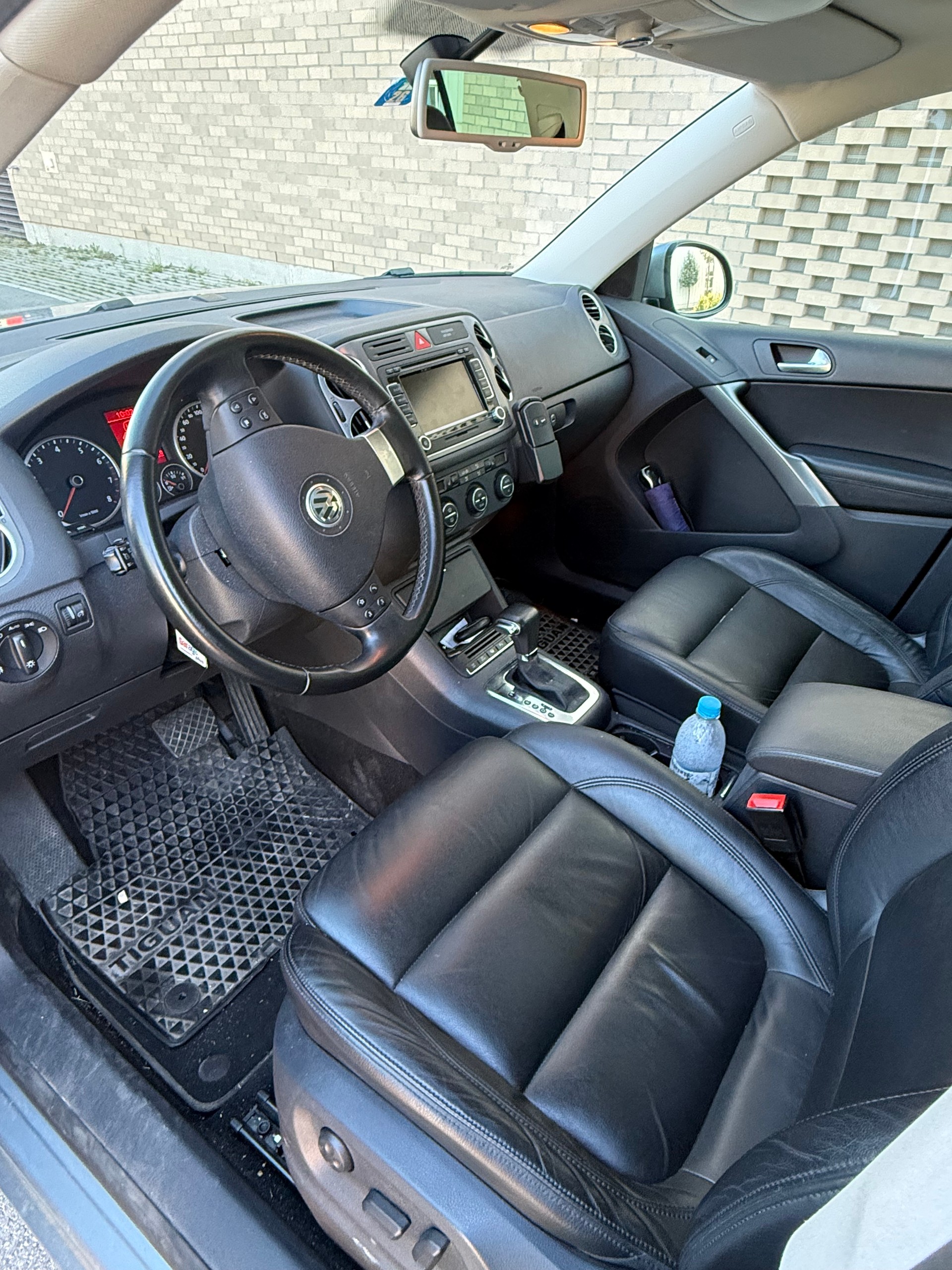 VW 2.0 TSI 200 Track & Field-image-1