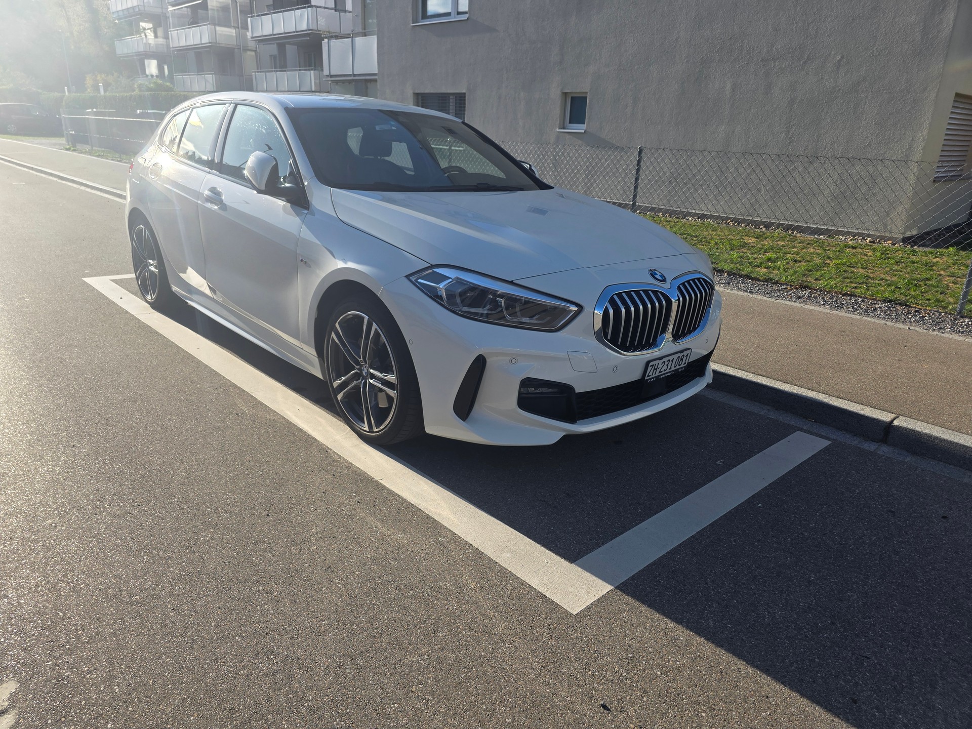 BMW 120d xDrive-image-2