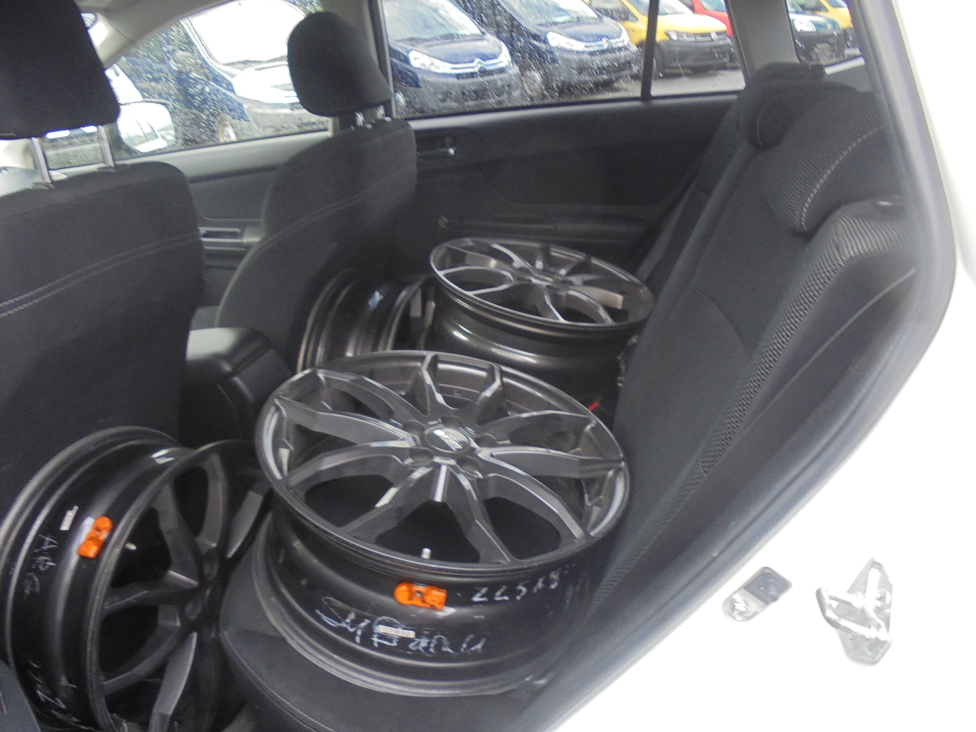 SUBARU XV 2.0D Swiss Three AWD-image-7