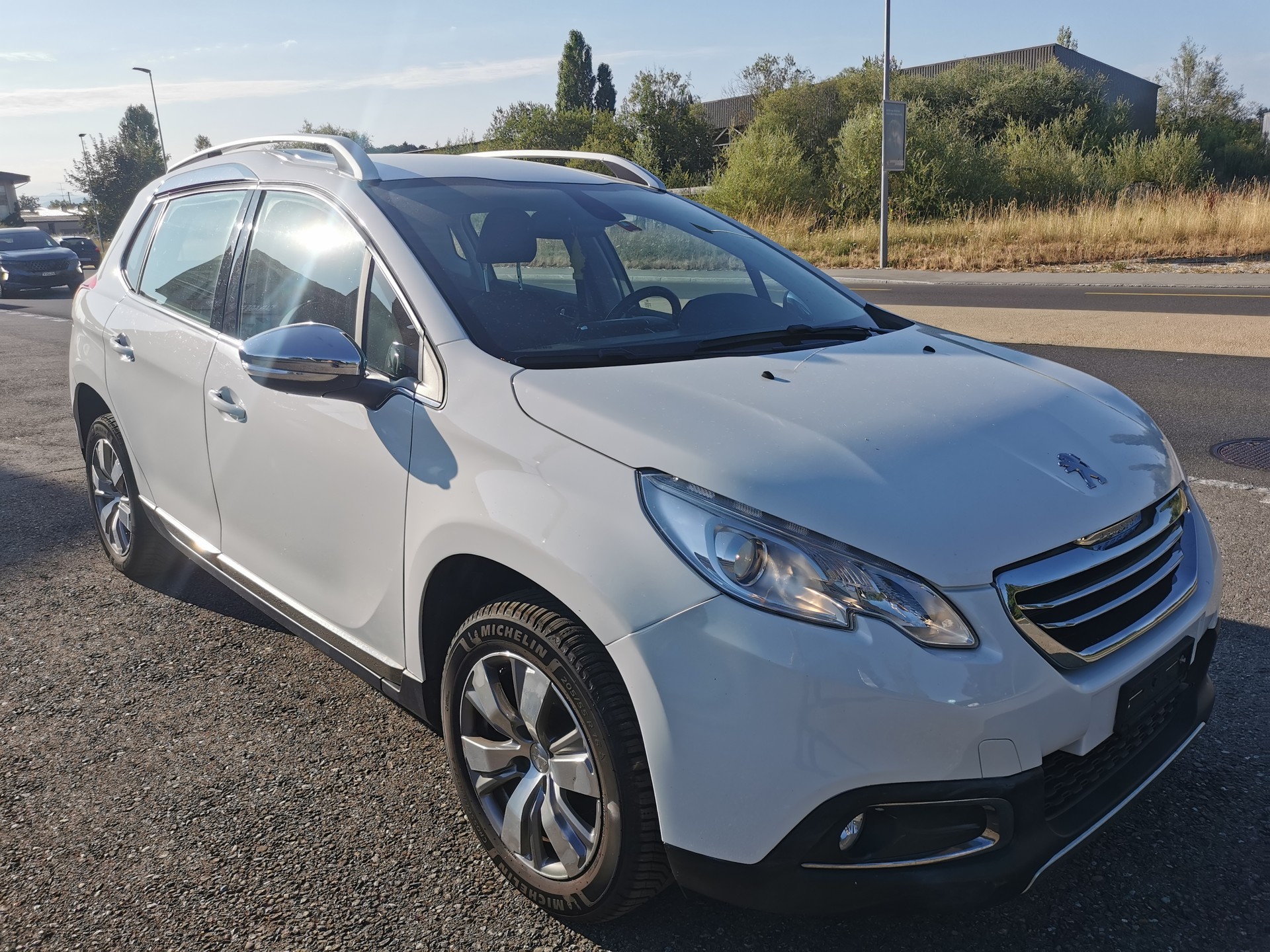 PEUGEOT 2008 1.6 e-HDi Allure EGS6-image-1