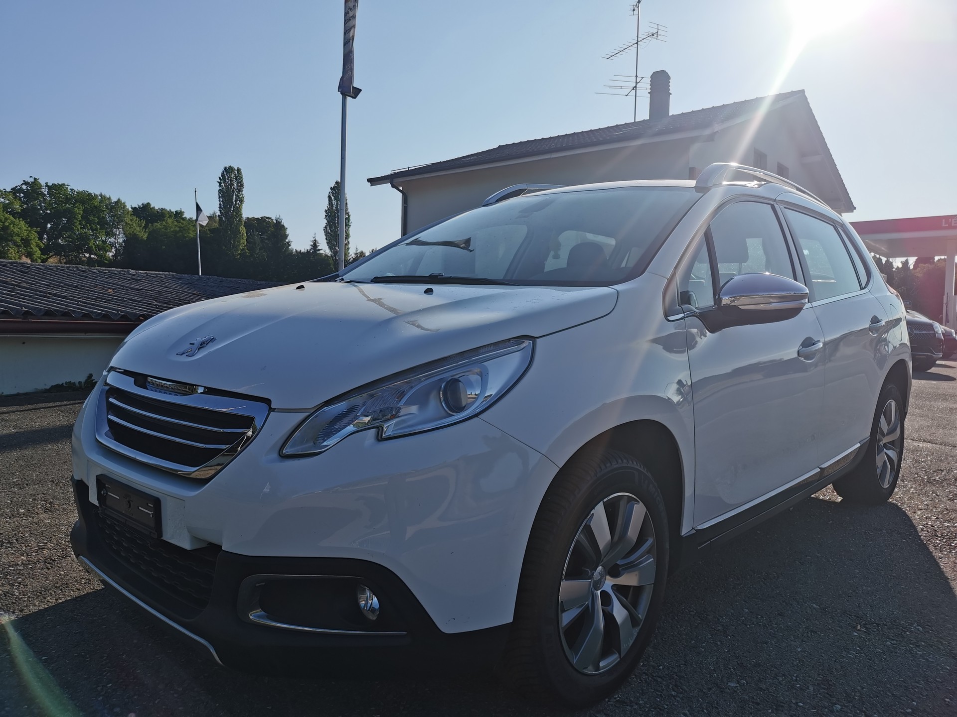 PEUGEOT 2008 1.6 e-HDi Allure EGS6-image-0