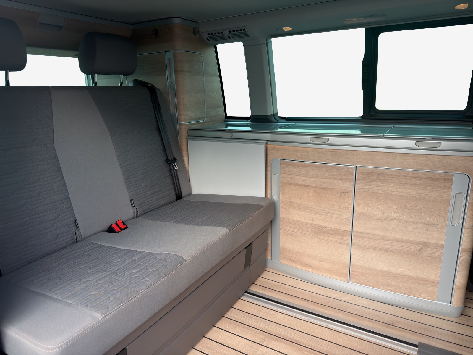 VW T6.1 California 2.0 TDI Ocean Last Edition DSG-image-11
