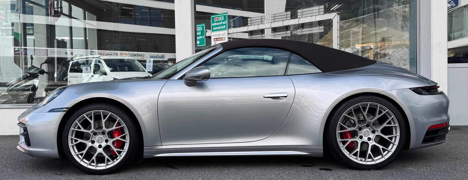 PORSCHE 911 Carrera 4S Cabriolet PDK Sport Design-image-3