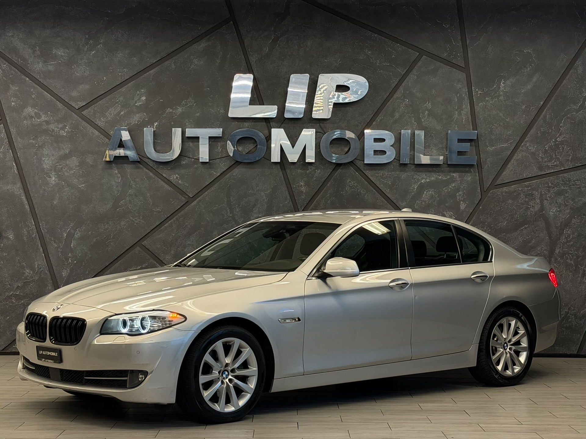 BMW 523i Steptronic-image-0