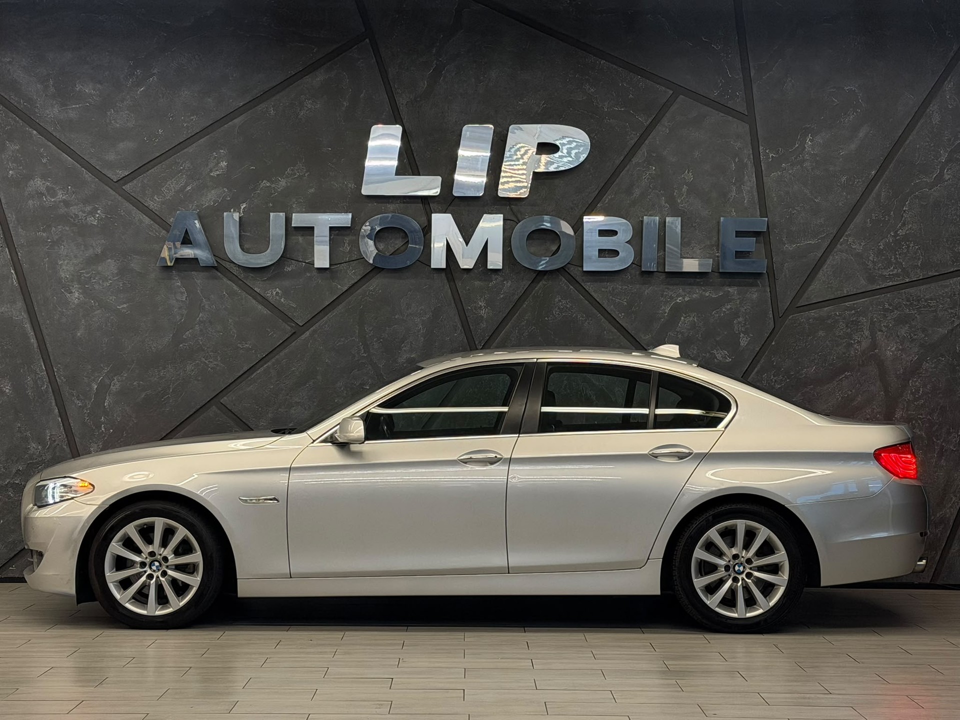 BMW 523i Steptronic-image-3