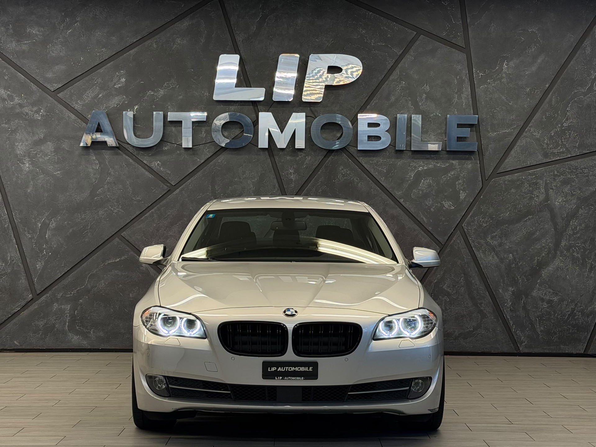 BMW 523i Steptronic-image-1