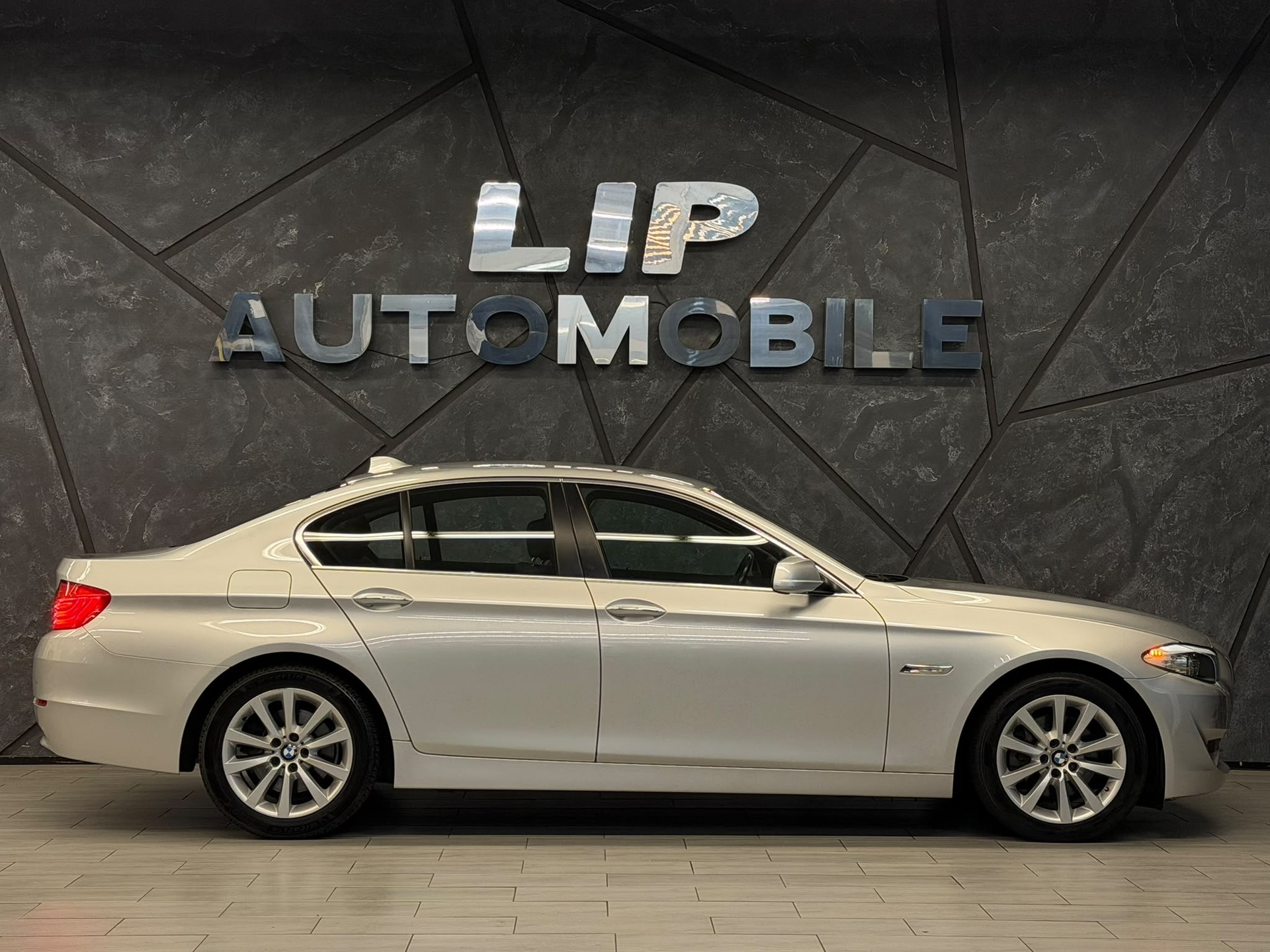 BMW 523i Steptronic-image-4