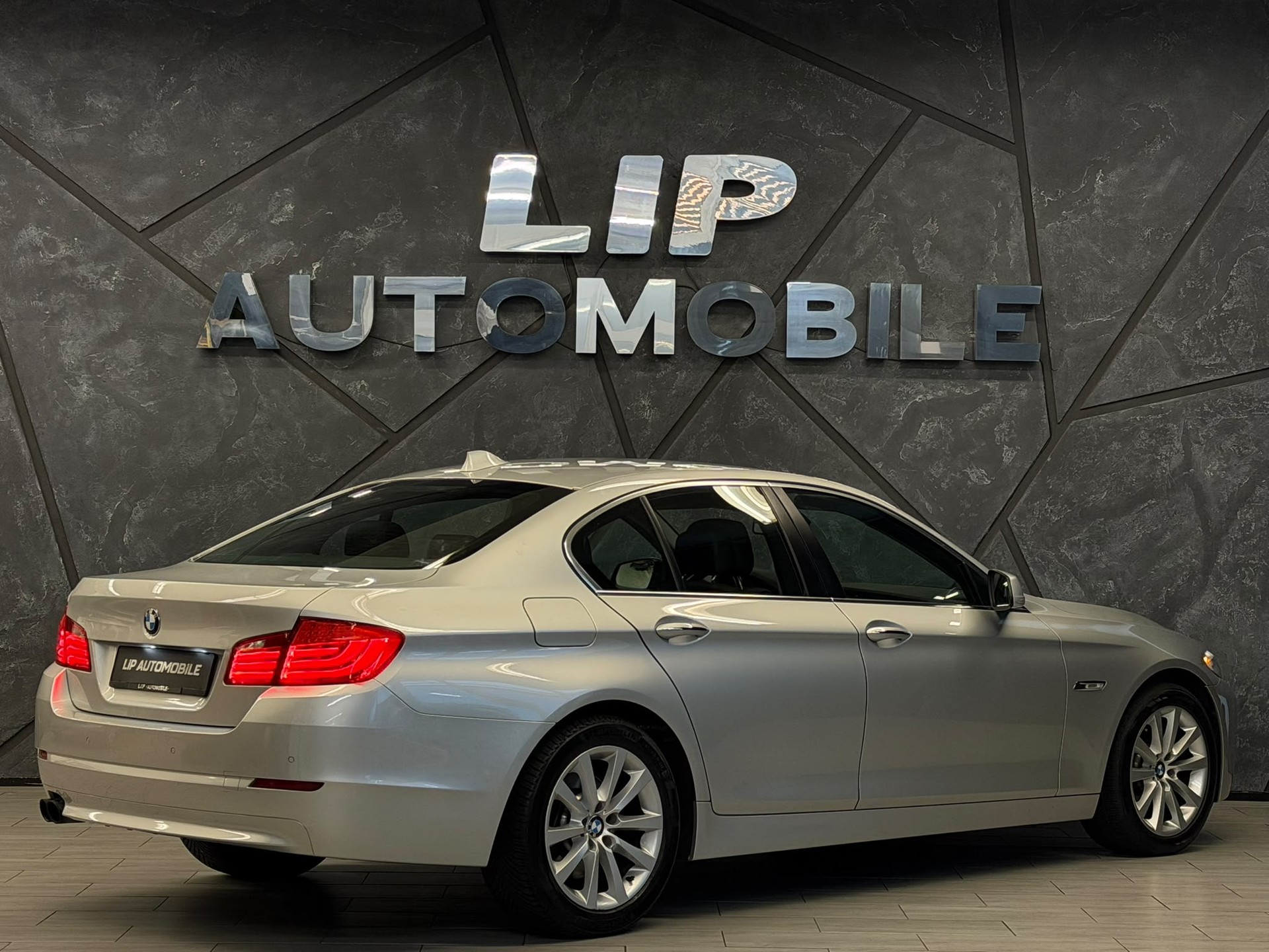 BMW 523i Steptronic-image-5