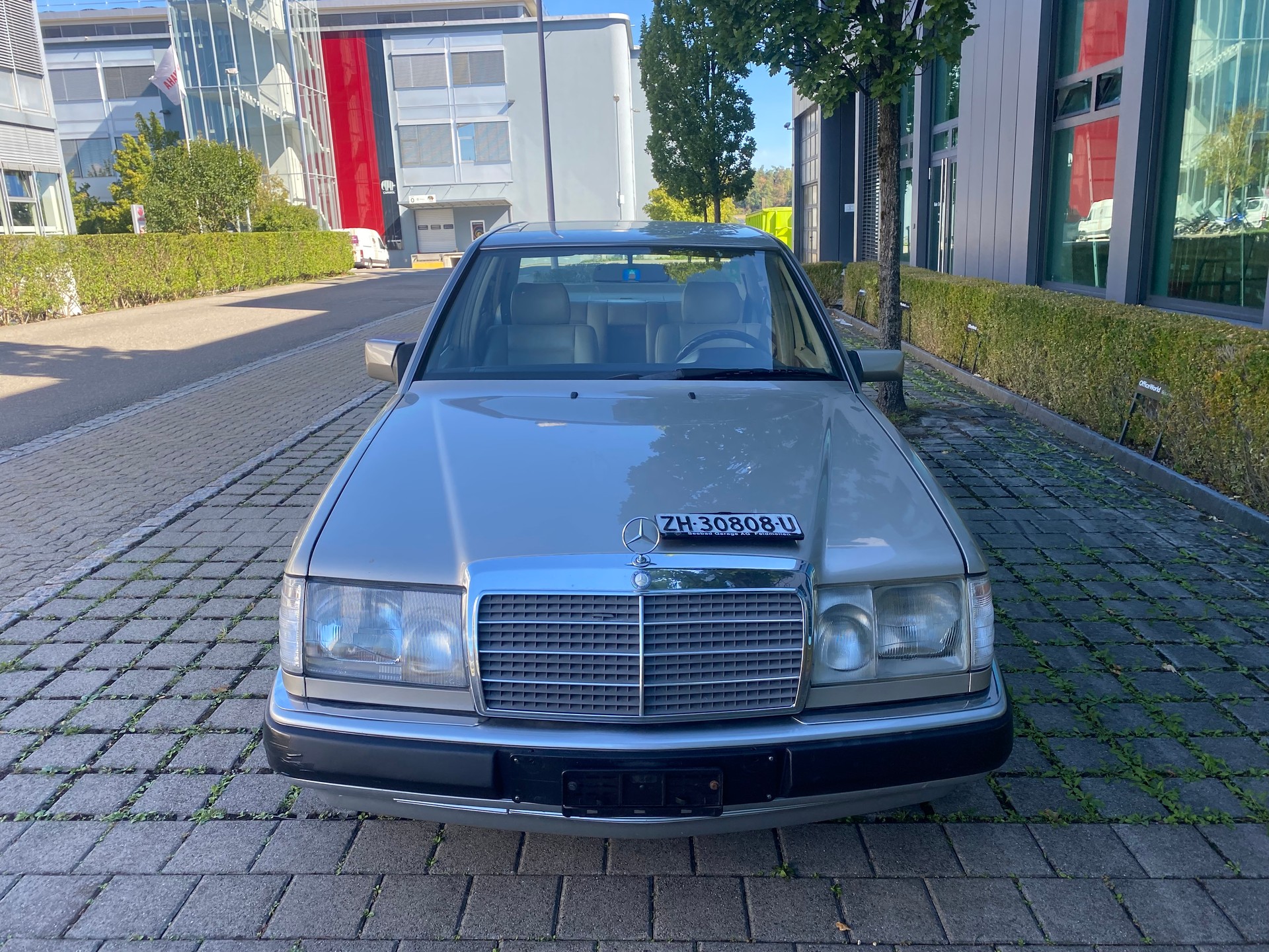 MERCEDES-BENZ 300 D Automatic-image-0