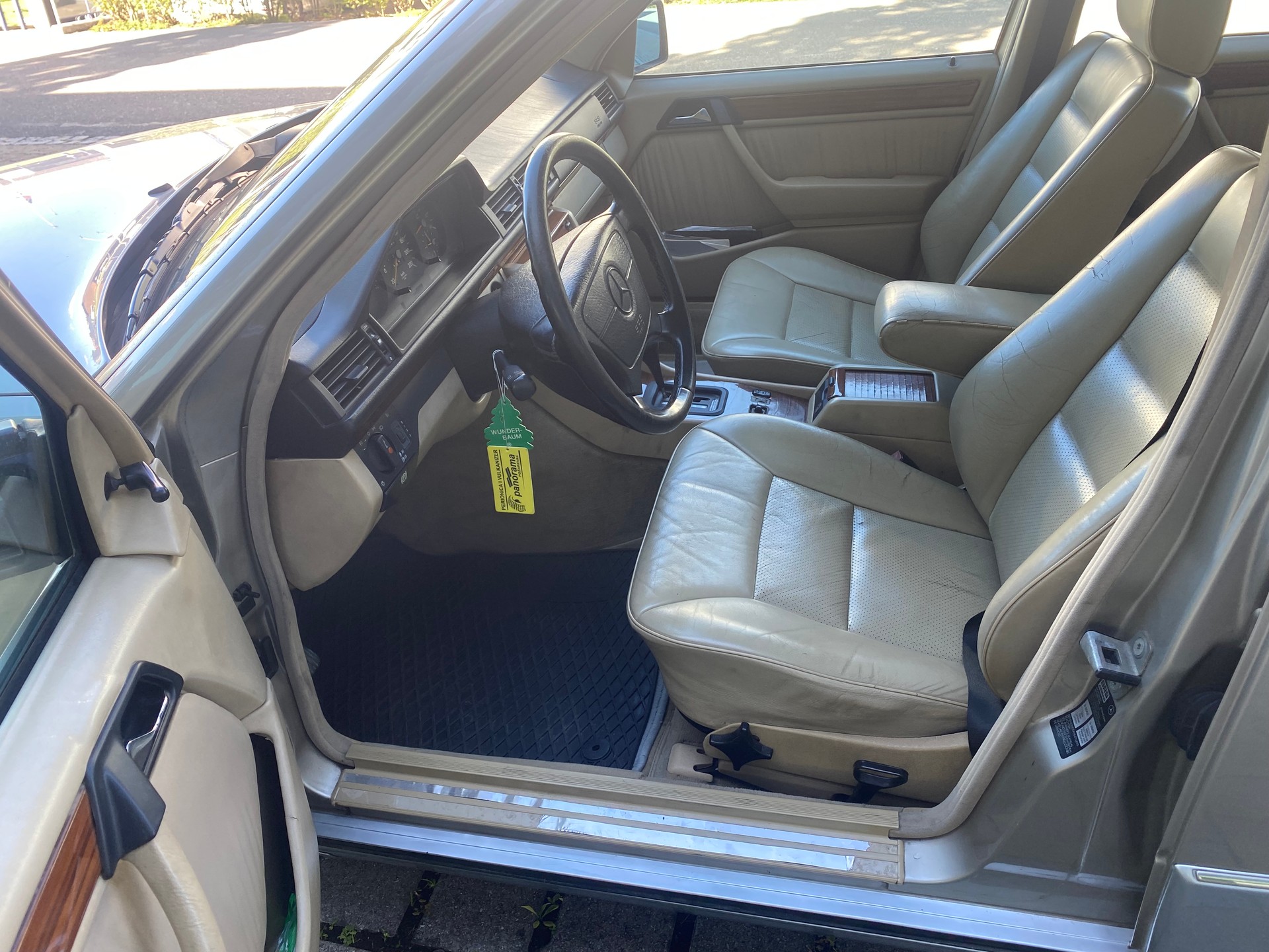 MERCEDES-BENZ 300 D Automatic-image-7