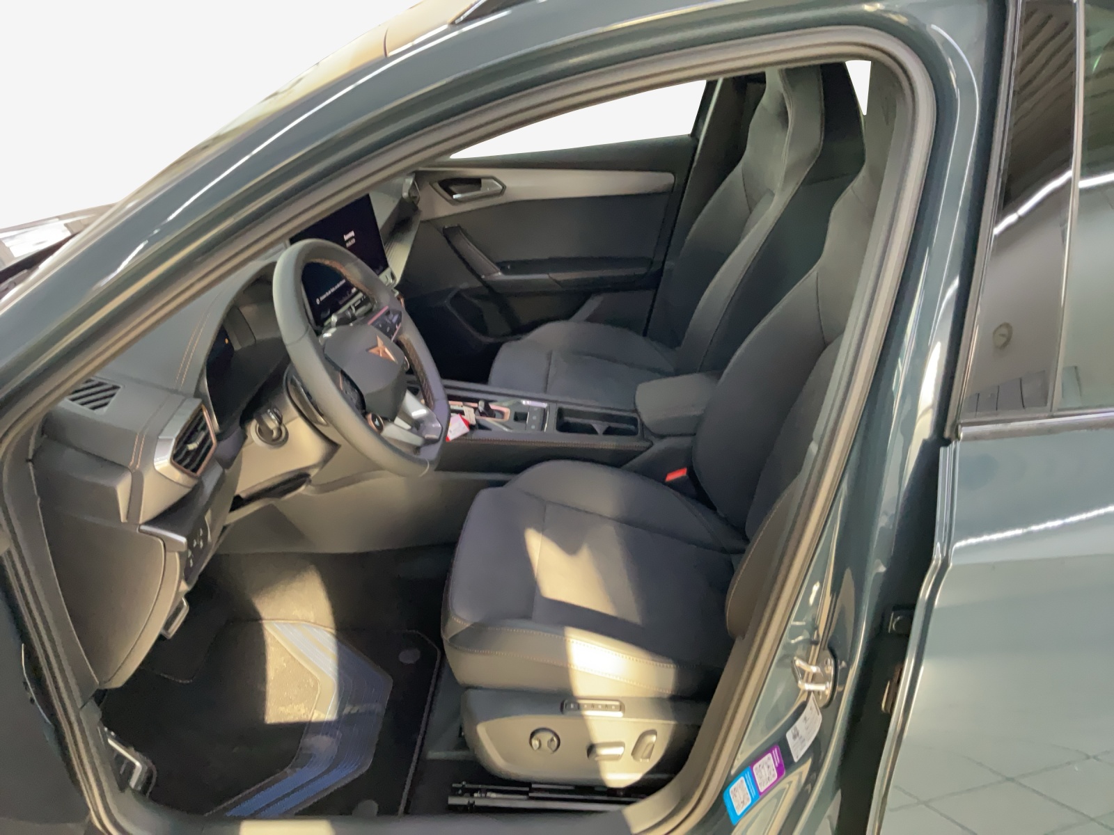 CUPRA LEON ST 1.5 eTSI DSG-image-7
