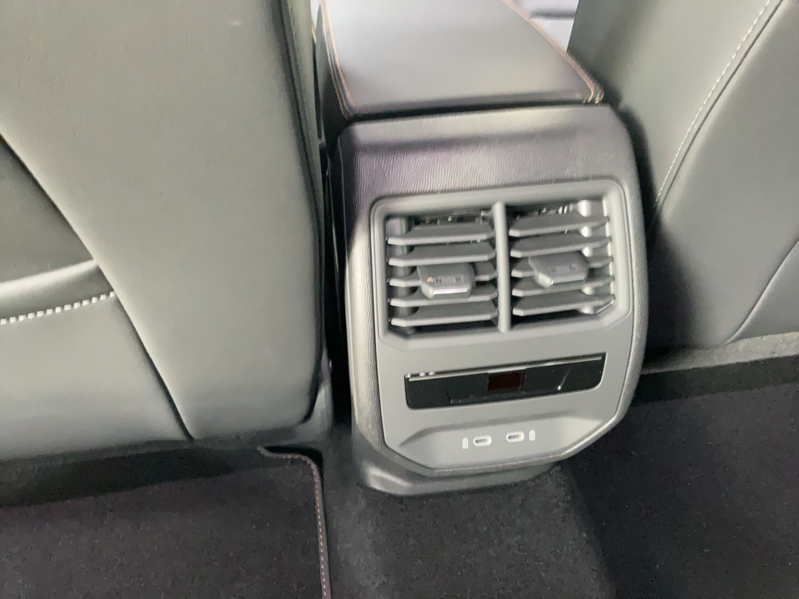 CUPRA LEON ST 1.5 eTSI DSG-image-12