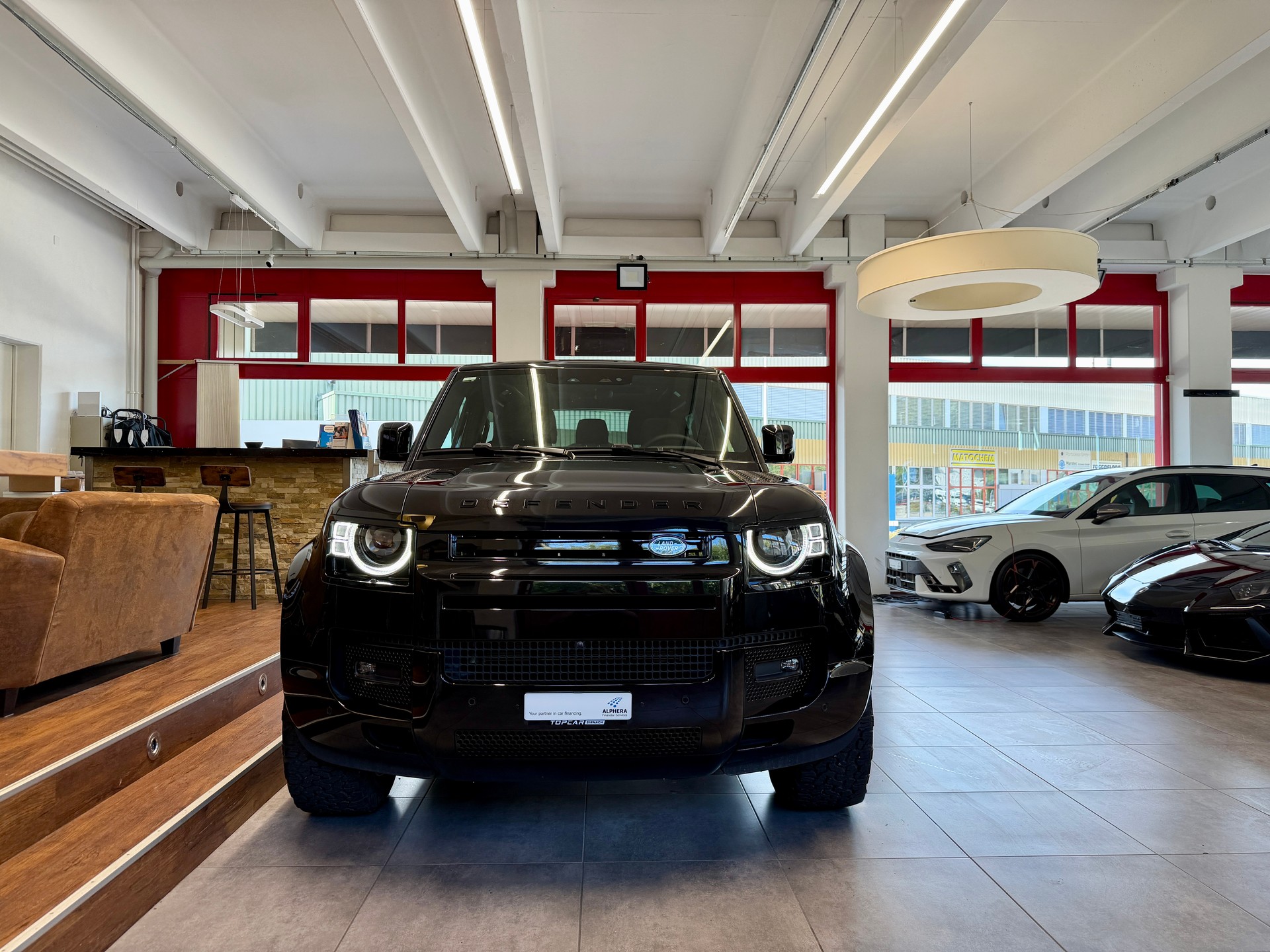 LAND ROVER Defender 90 3.0D I6 200 X-Dynamic SE AT8-image-9