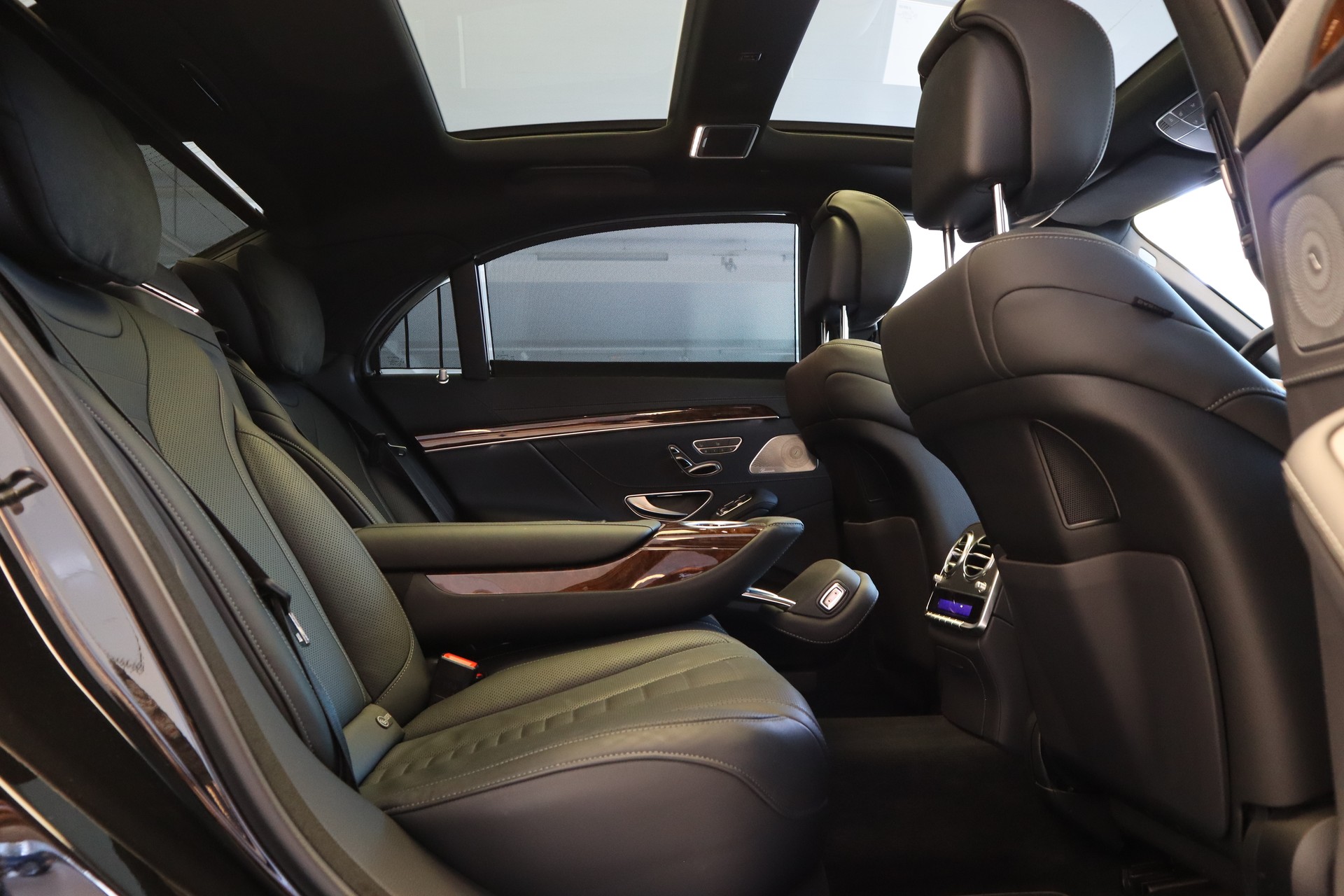 MERCEDES-BENZ S 500 4Matic 9G-Tronic AMG Line-image-14