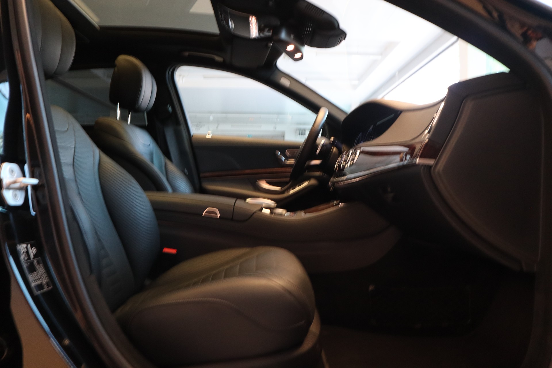 MERCEDES-BENZ S 500 4Matic 9G-Tronic AMG Line-image-12