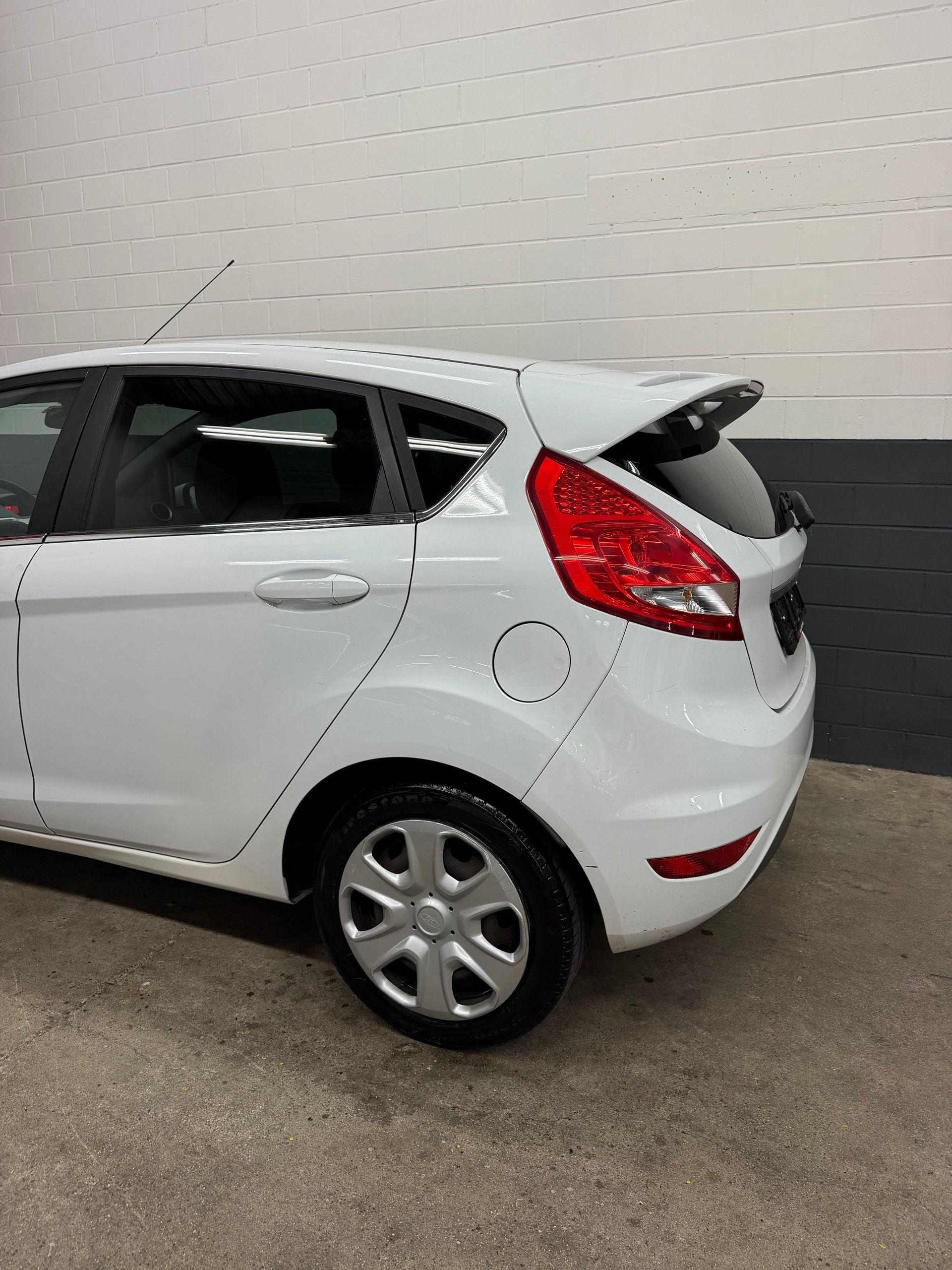 FORD Fiesta 1.4 16V Colourline //NEU AB MFK-image-6