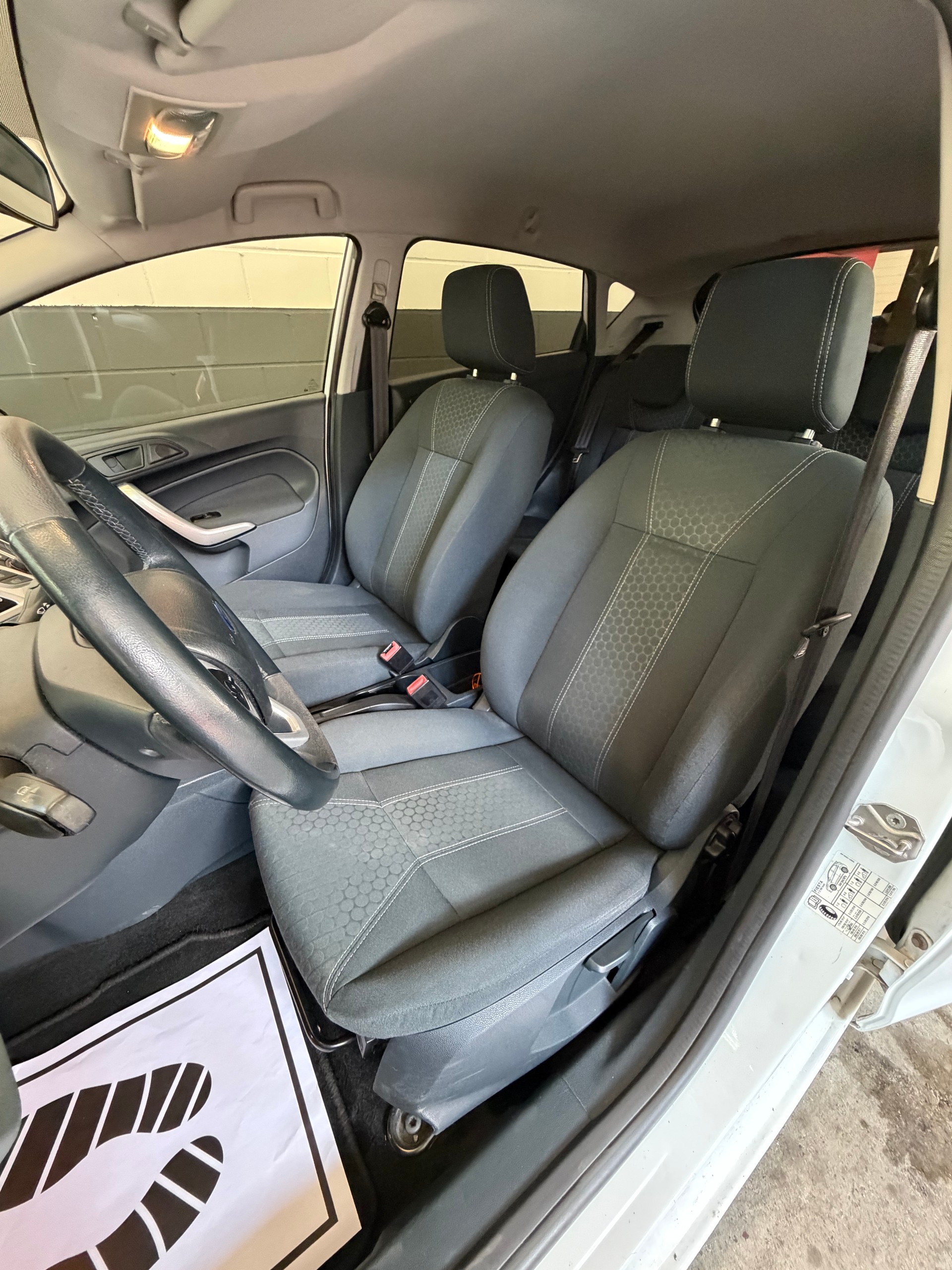 FORD Fiesta 1.4 16V Colourline //NEU AB MFK-image-12