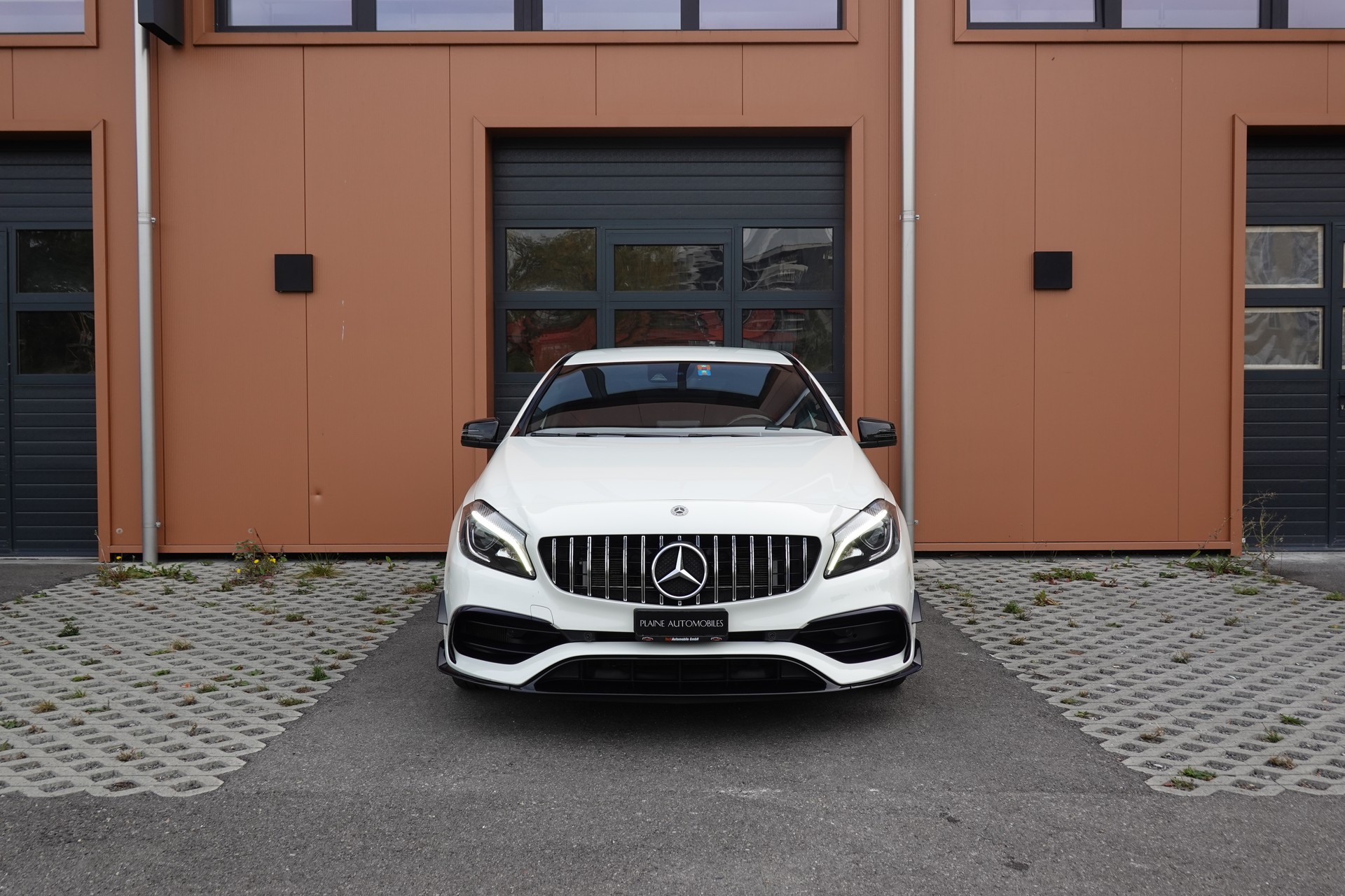 MERCEDES-BENZ A 45 AMG 4Matic "* Pack AMG * Caméra de Recul * Tempomat Adaptatif * Clim Auto * Jantes 18 * Aide à la Conduite *"-image-1