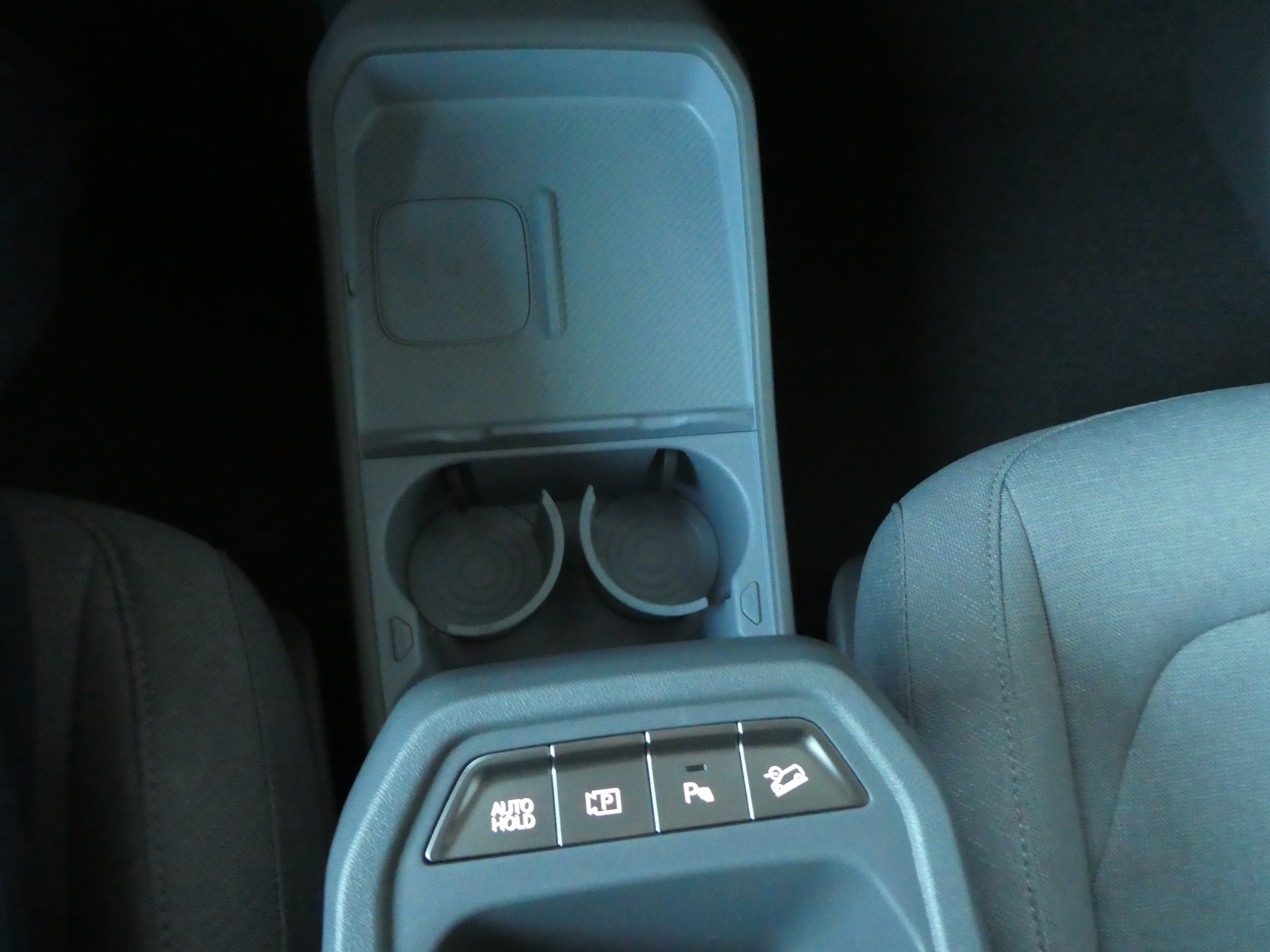 KIA EV3 81,4 kWh Earth 4x4-image-12