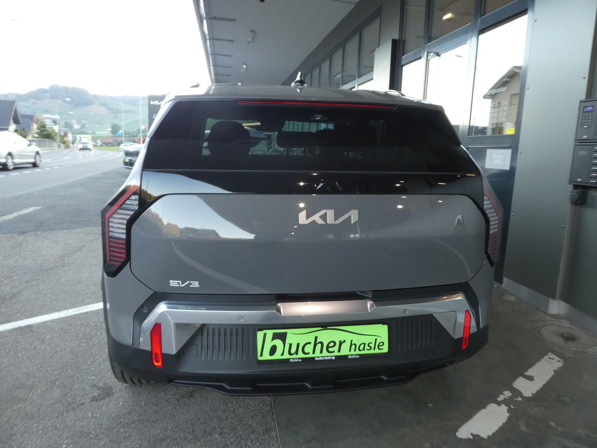 KIA EV3 81,4 kWh Earth 4x4-image-7